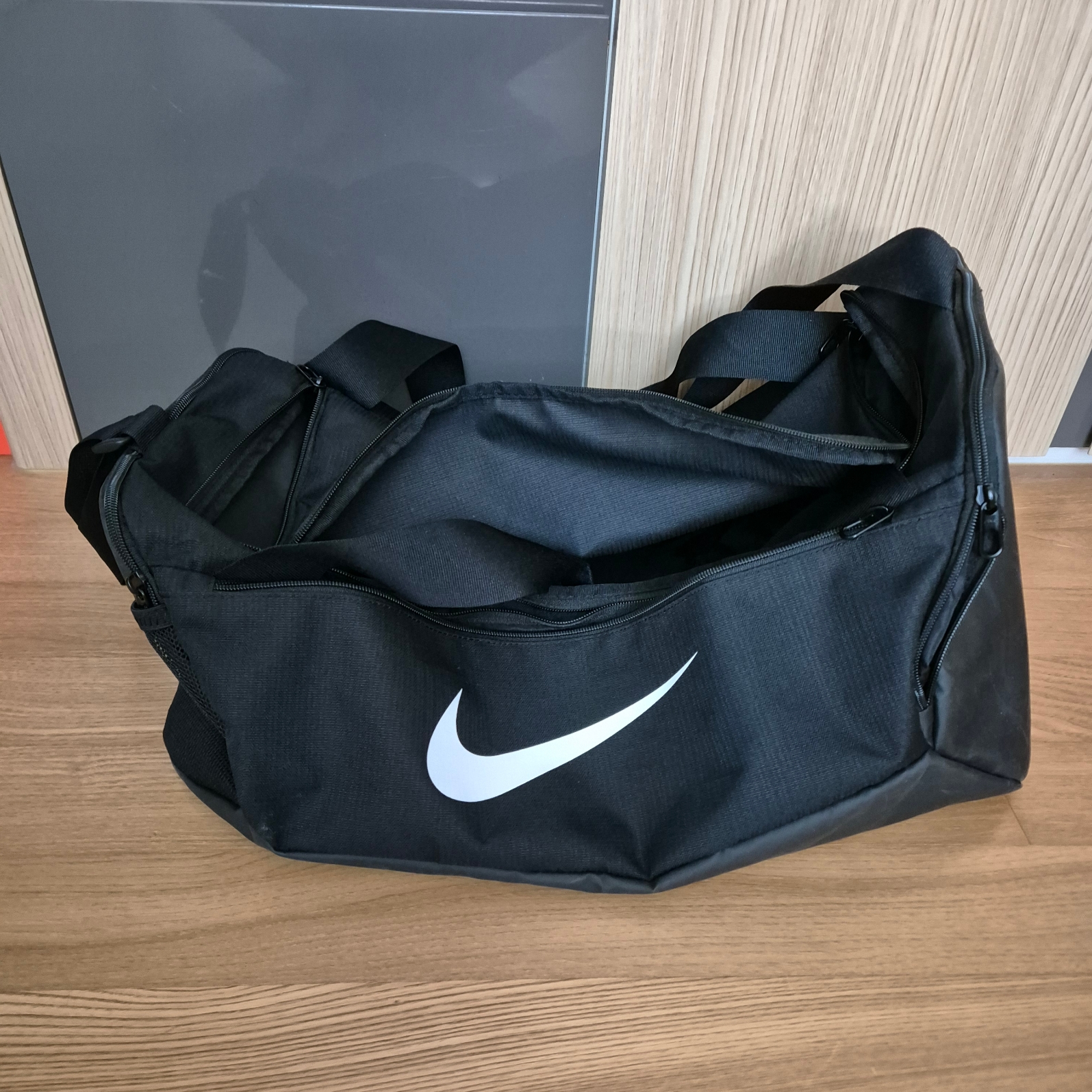 Nike Brasilia 9.5 Training Duffle Bag Small 41L Black 착용 스타일