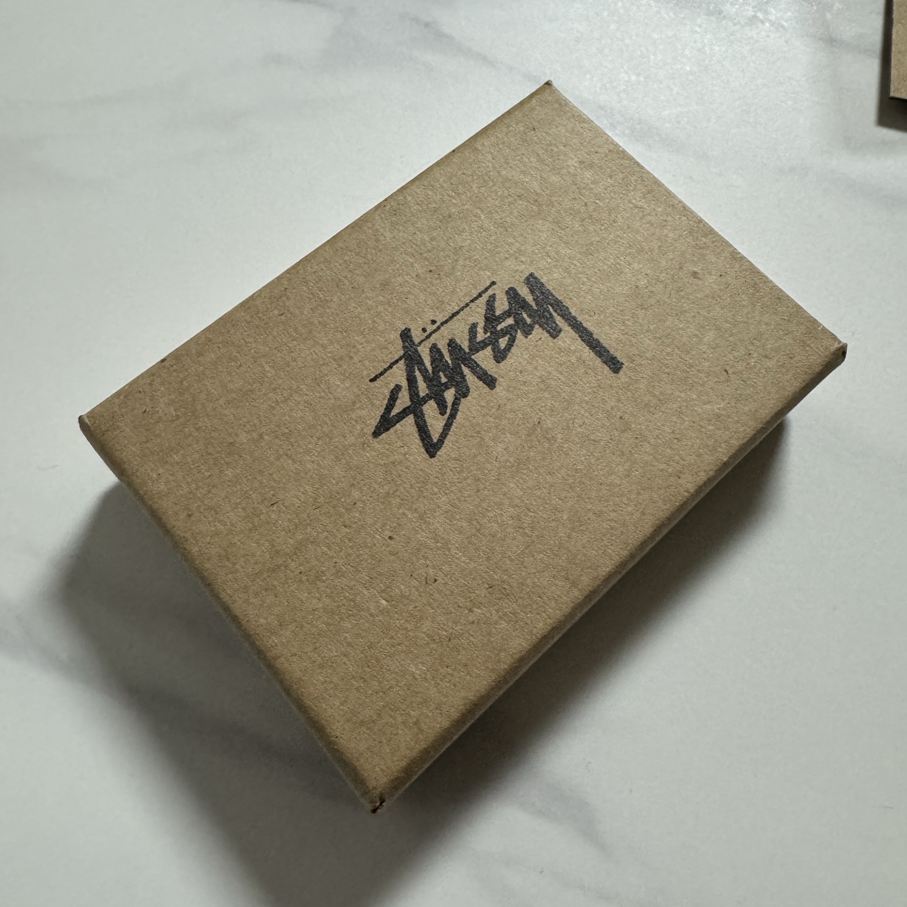 Stussy SS Link Carabiner Black 착용 스타일 - 4
