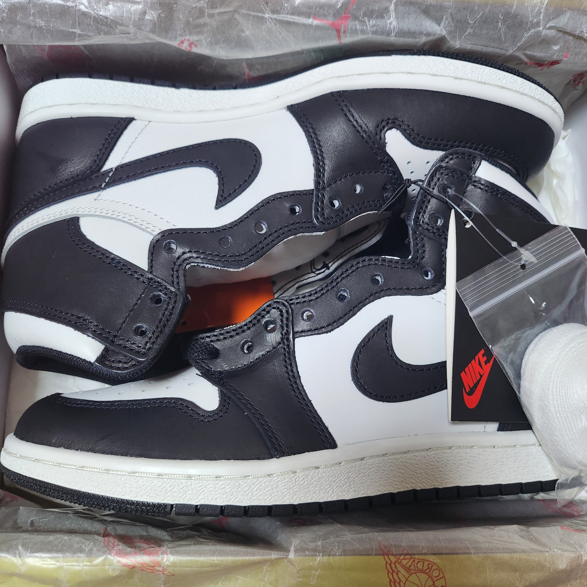 Jordan 1 High 85 Black White 착용 스타일
