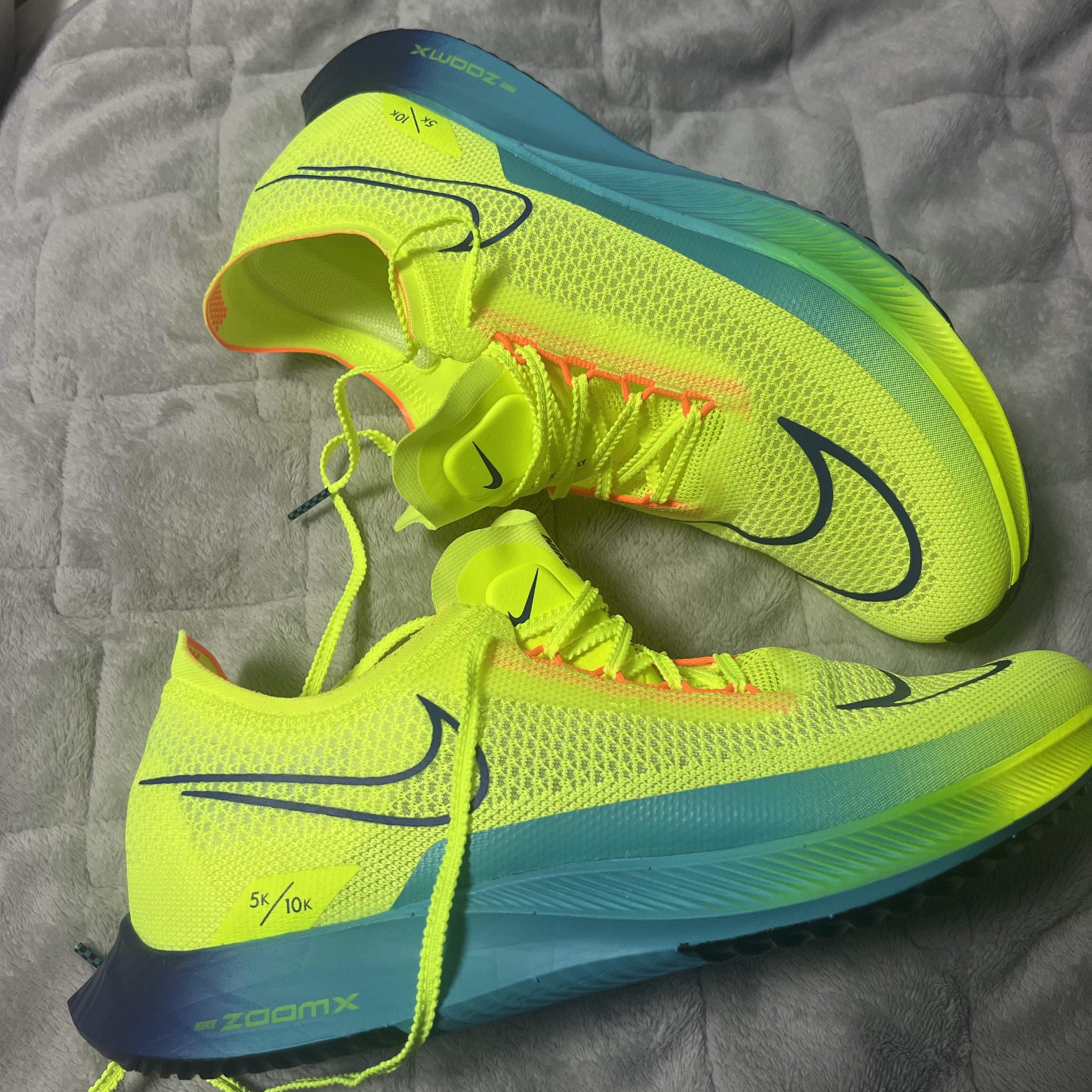 Nike ZoomX Streakfly Volt Black 착용 스타일