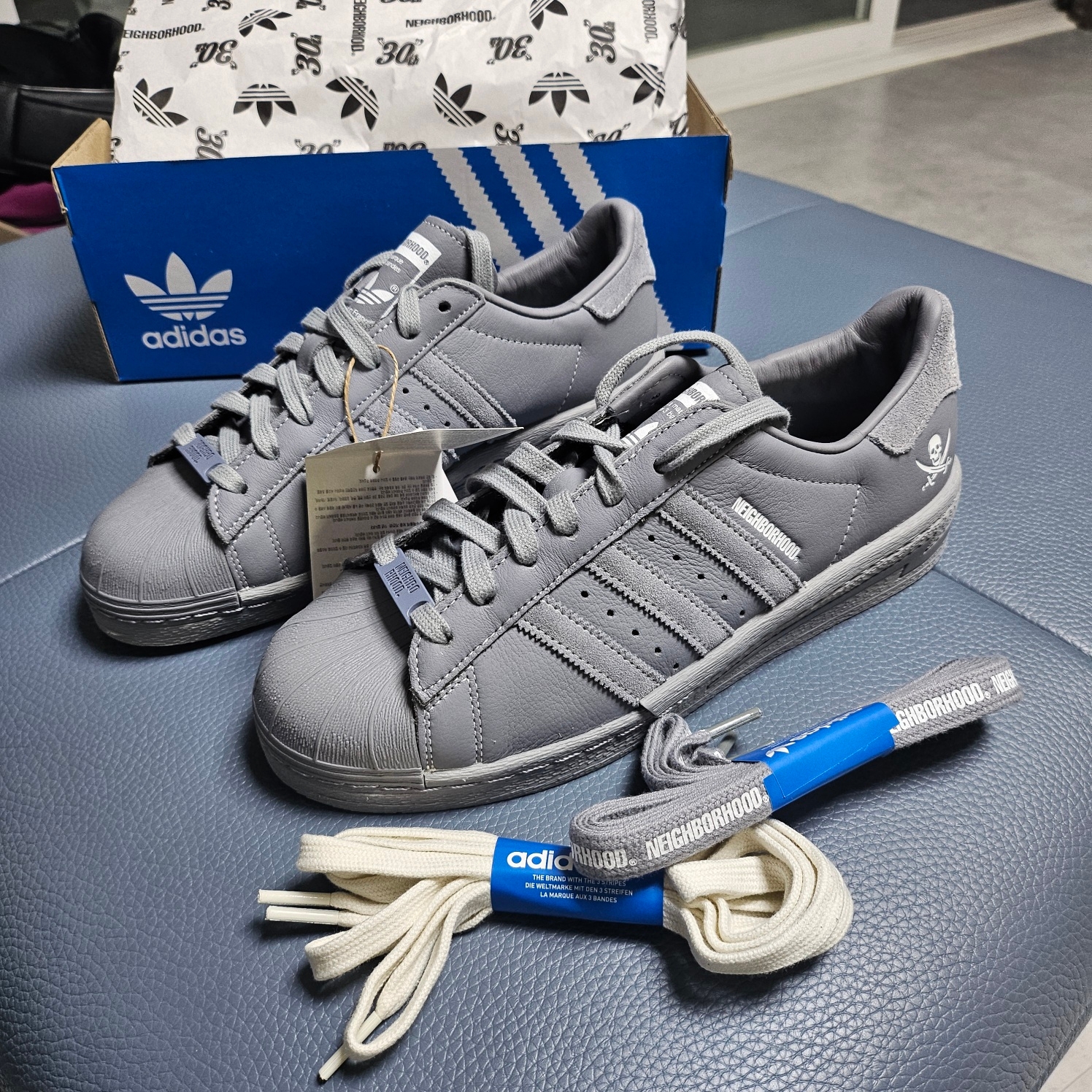 Adidas x Neighborhood Superstar 2024 Grey Cloud White 착용 스타일 - 1