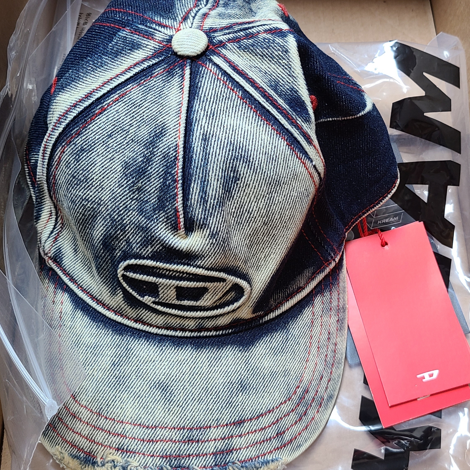 Diesel C-Seymon Treated Denim Baseball Cap Blue White 착용 스타일 - 3