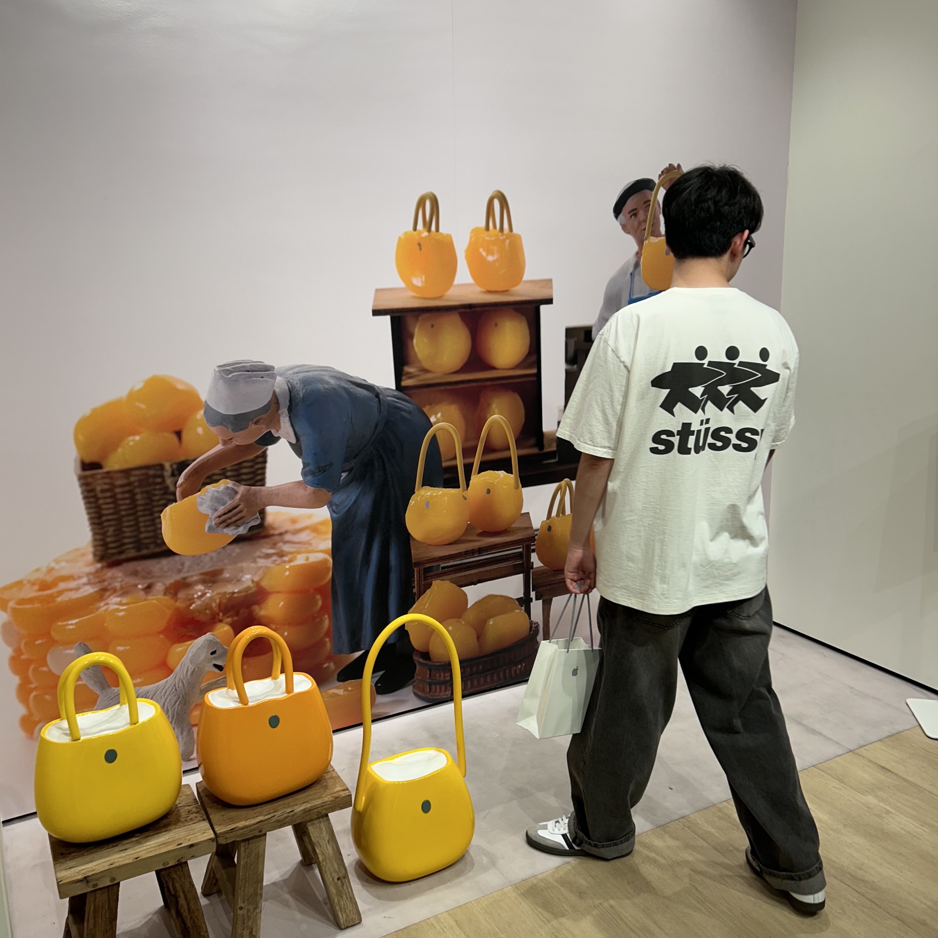 Stussy Surfwalk Pigment Dyed T-Shirt Natural, Adidas Samba OG Cloud White 착용 스타일