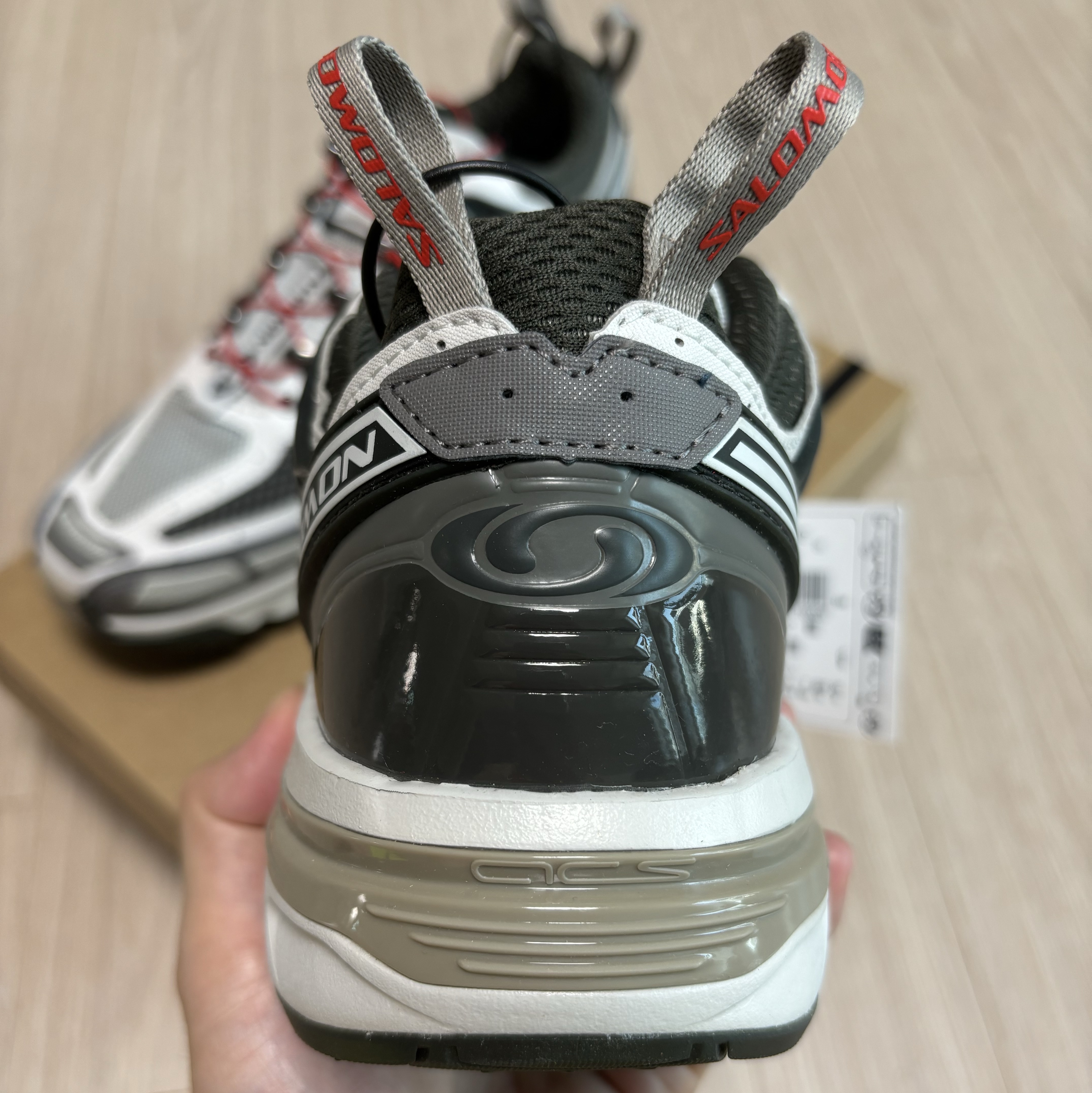 Salomon ACS Pro Beluga Vintage Khaki 착용 스타일 - 4