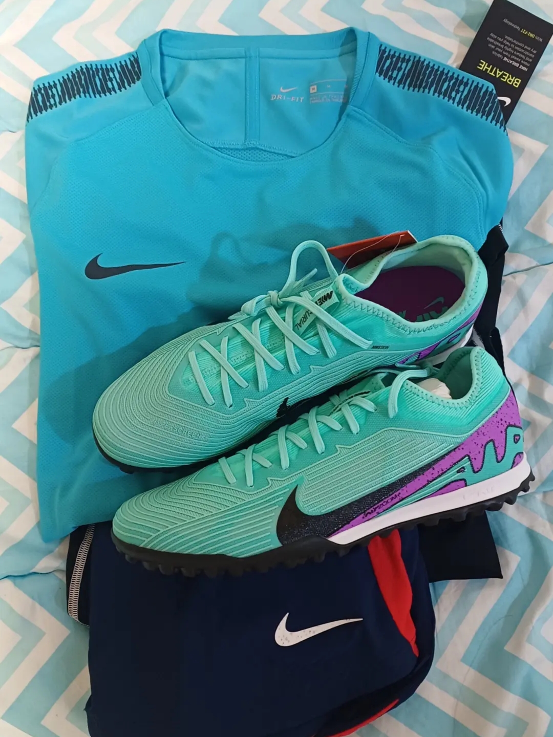 Nike Zoom Mercurial Vapor 15 Pro TF Hyper Turquoise Fuchsia Dream 착용 스타일