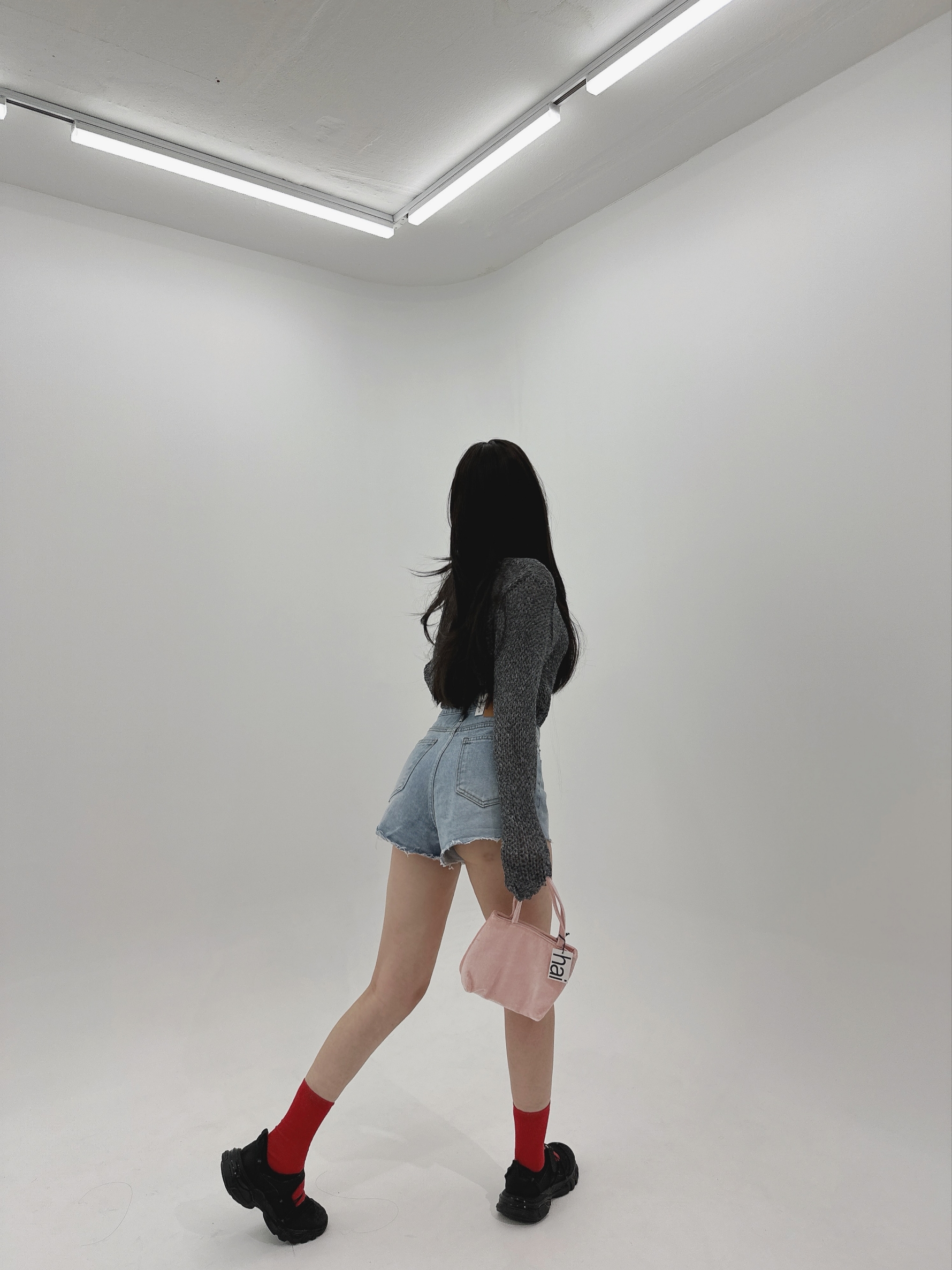 Hai Little Velvet Bag Pink 착용 스타일 - 1
