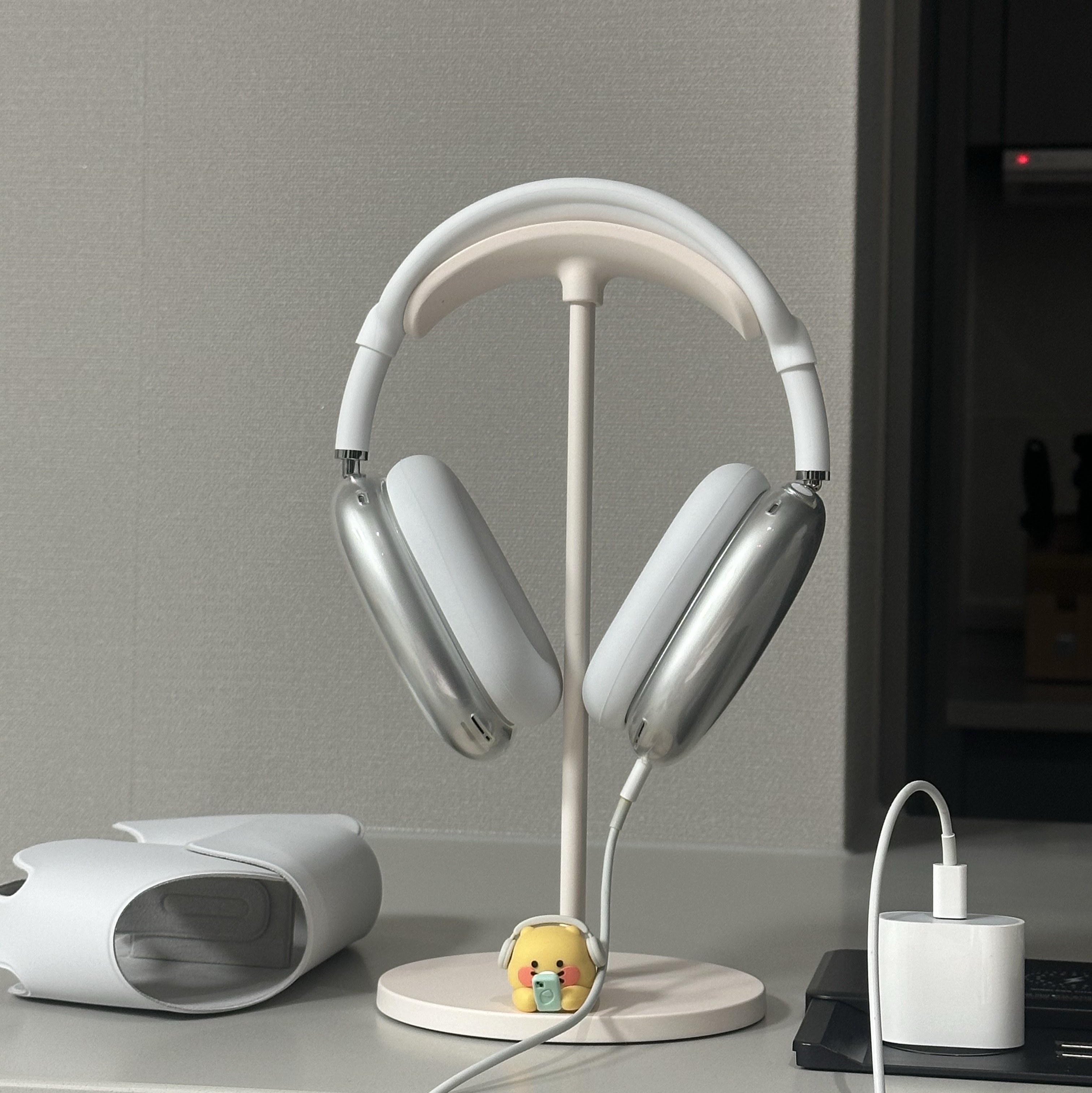 Apple AirPods Max Lightning Silver (Korean Ver.) 착용 스타일 - 4