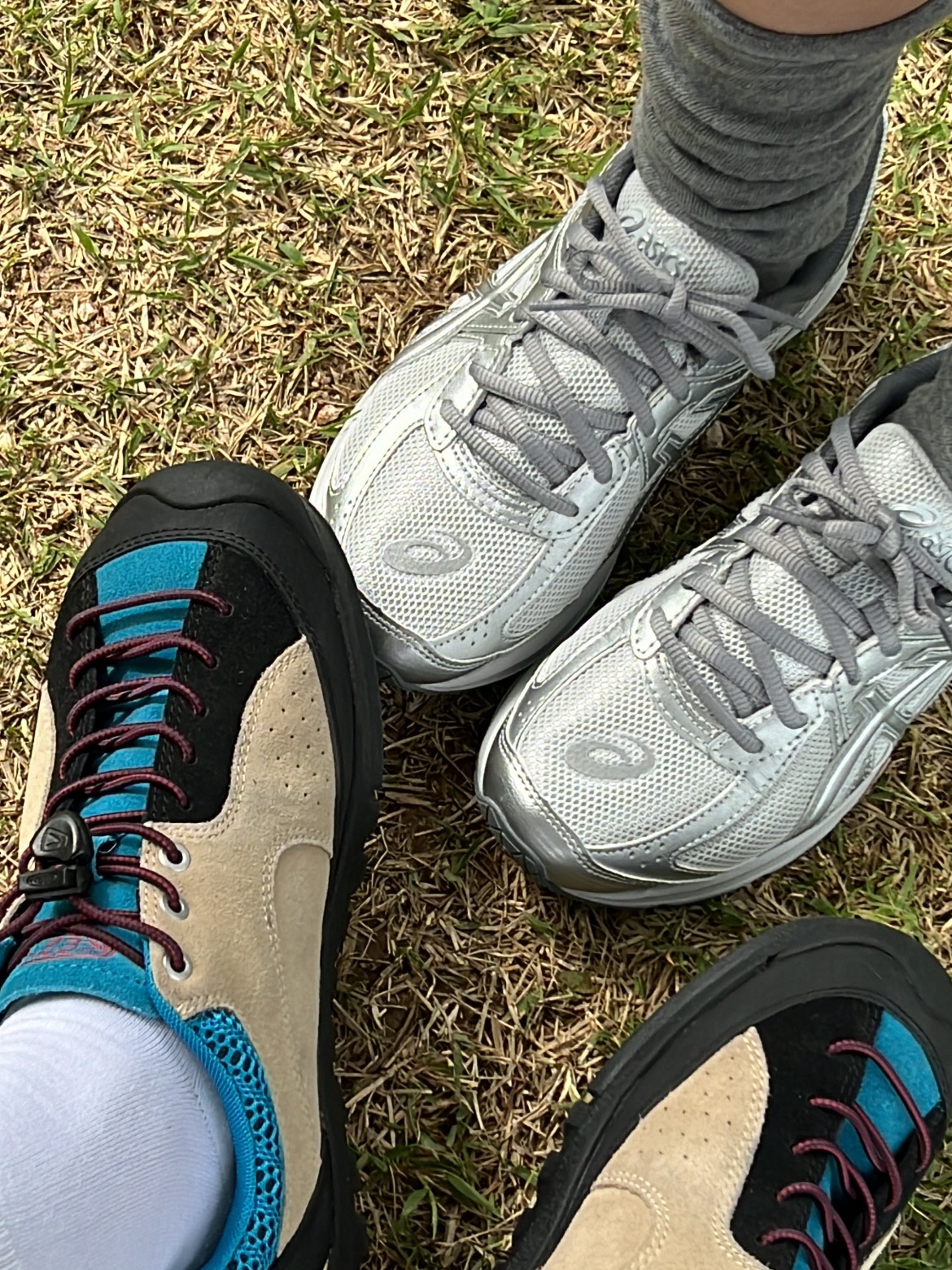 Keen Jasper Rocks SP Sneakers Beige, Asics Jog 100 S SMU Glacier Grey Pure Silver - 2E Wide 착용 스타일 - 8