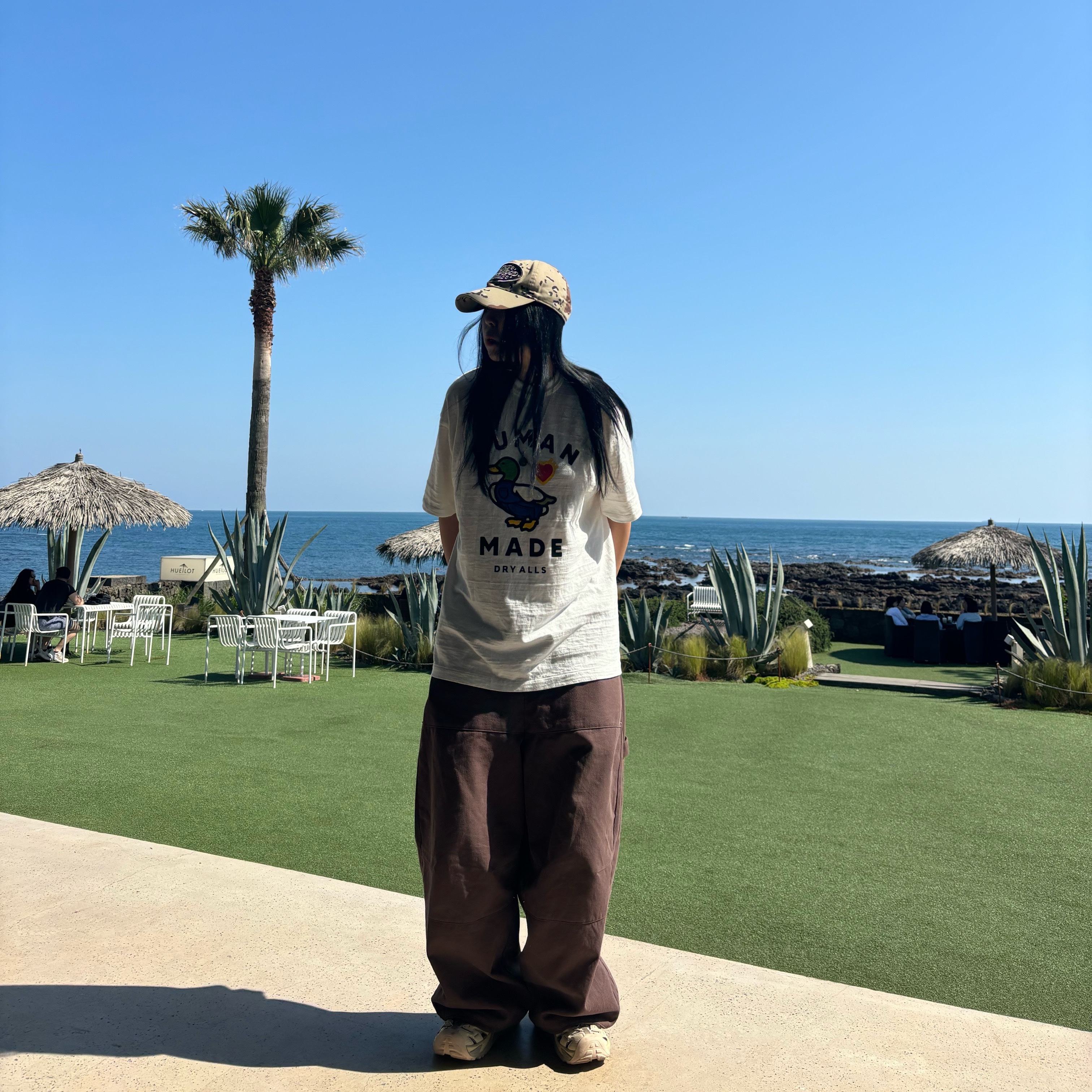 Human Made Graphic T-Shirt #05 White, Hoka Hopara Shifting Sand Dune 착용 스타일