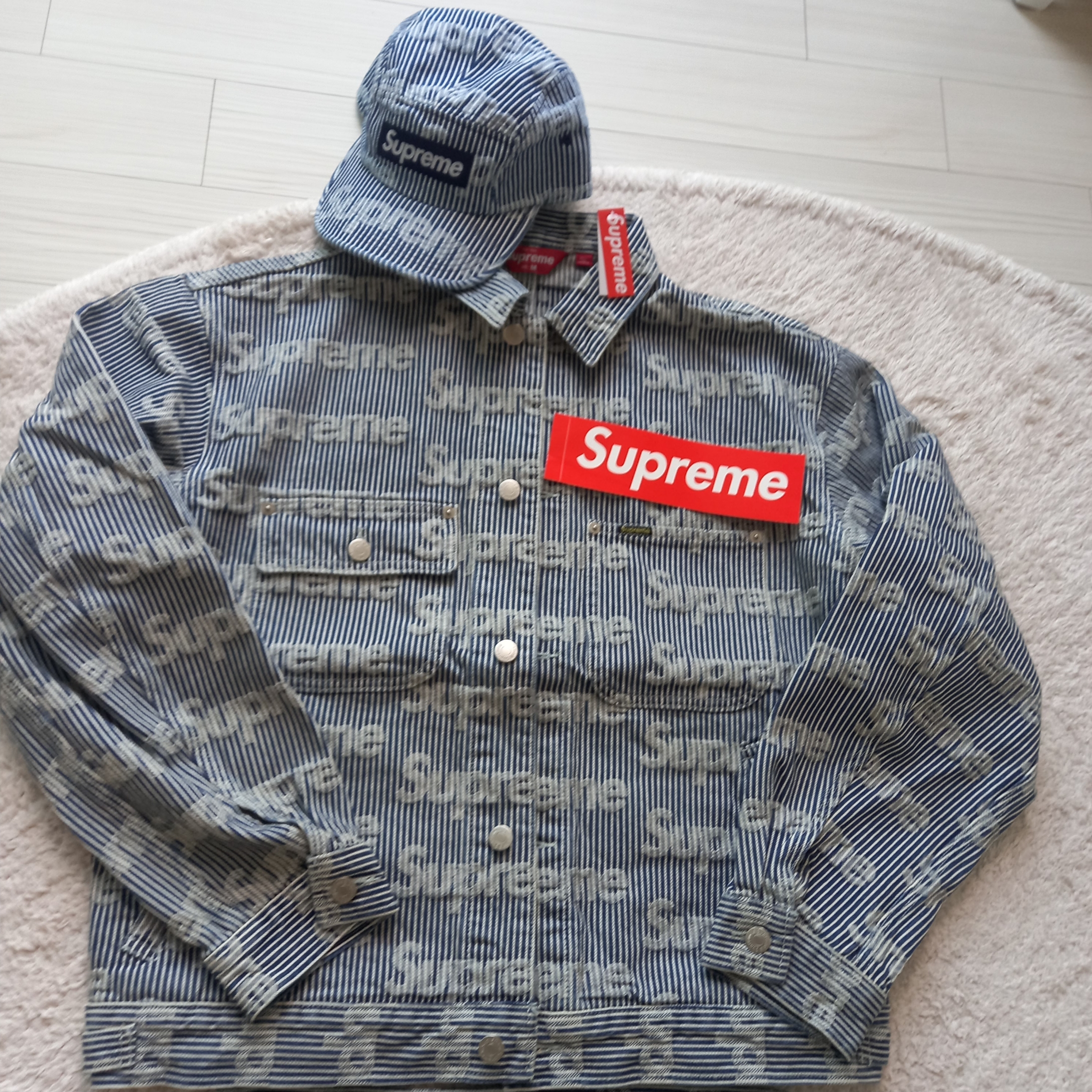 Supreme Denim Camp Cap Stripe - 24SS, Supreme Denim Painter Pants Stripe - 24SS 착용 스타일 - 3