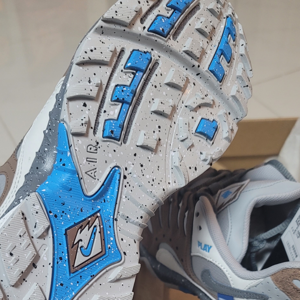 Nike x Undefeated Air Terra Humara Archaeobrown 착용 스타일 - 4
