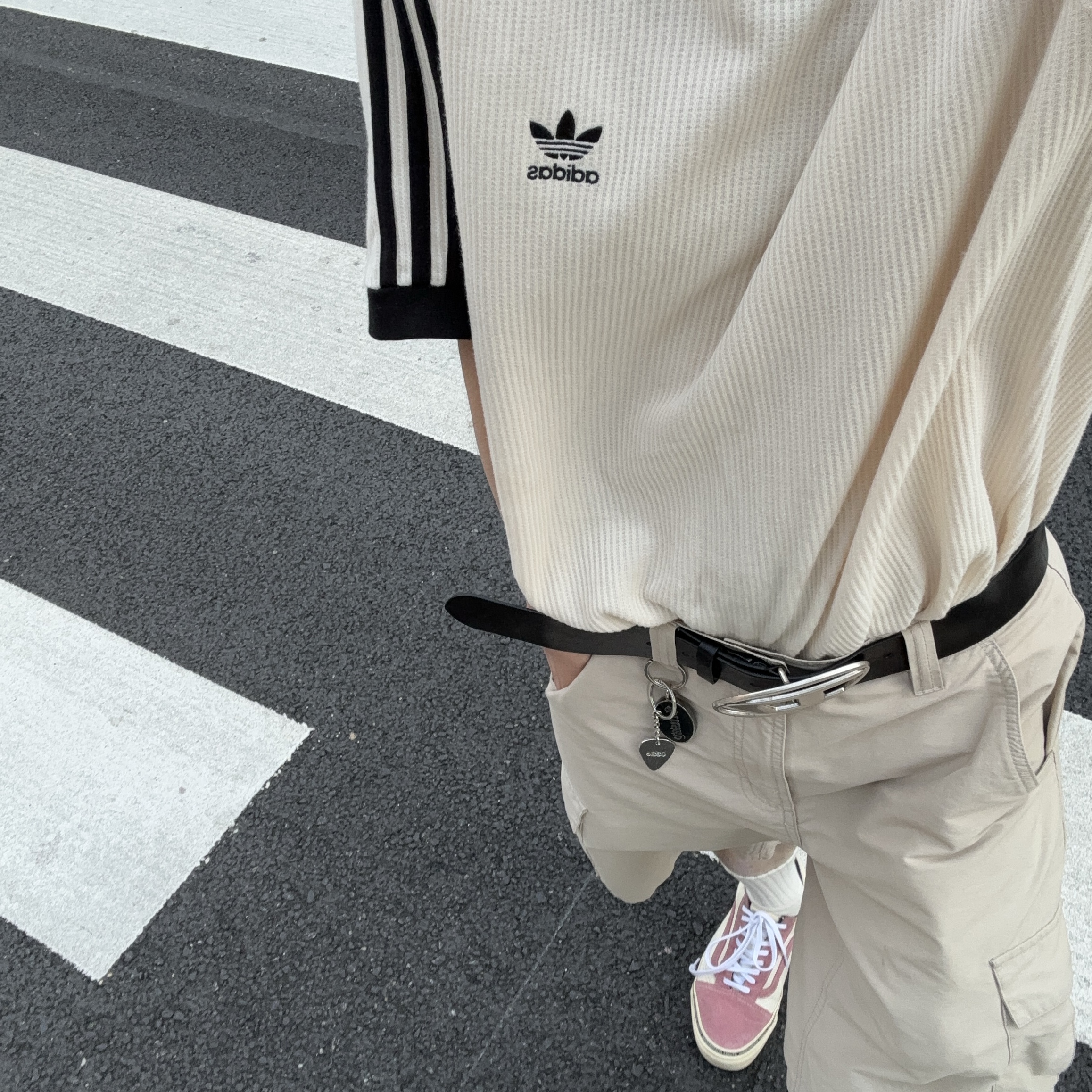 Adidas Adicolor Classics Waffle Polo Shirt Wonder White - US Sizing, Adidas Adicolor Classics Waffle Polo Shirt Wonder White - KR Sizing 착용 스타일 - 2
