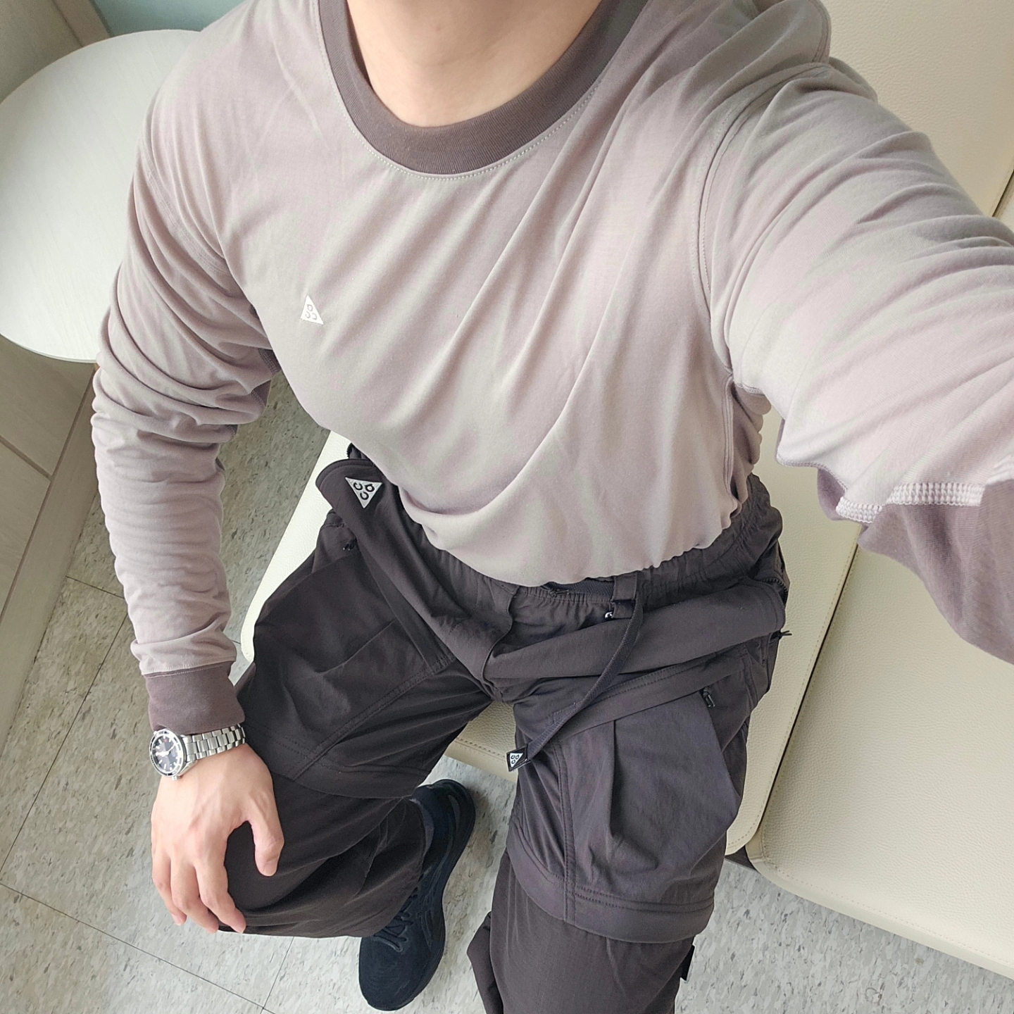 Nike Dri-Fit ACG Goat Rocks Long Sleeve T-Shirt Moon Fossil - Asia, Nike ACG Smith Summit Cargo Pants Velvet Brown - Asia 착용 스타일 - 3
