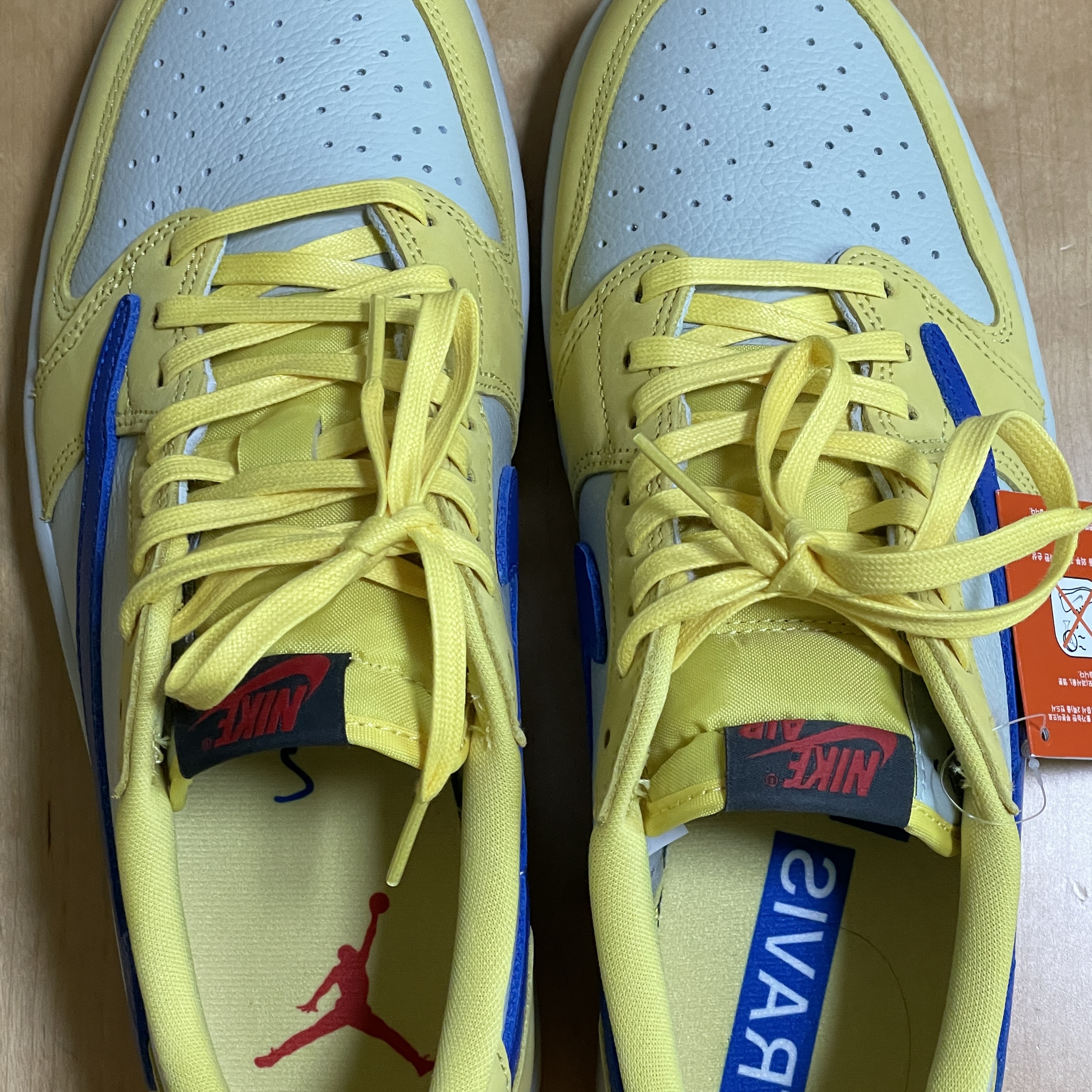 (W) Jordan 1 x Travis Scott Retro Low OG SP Canary 착용 스타일