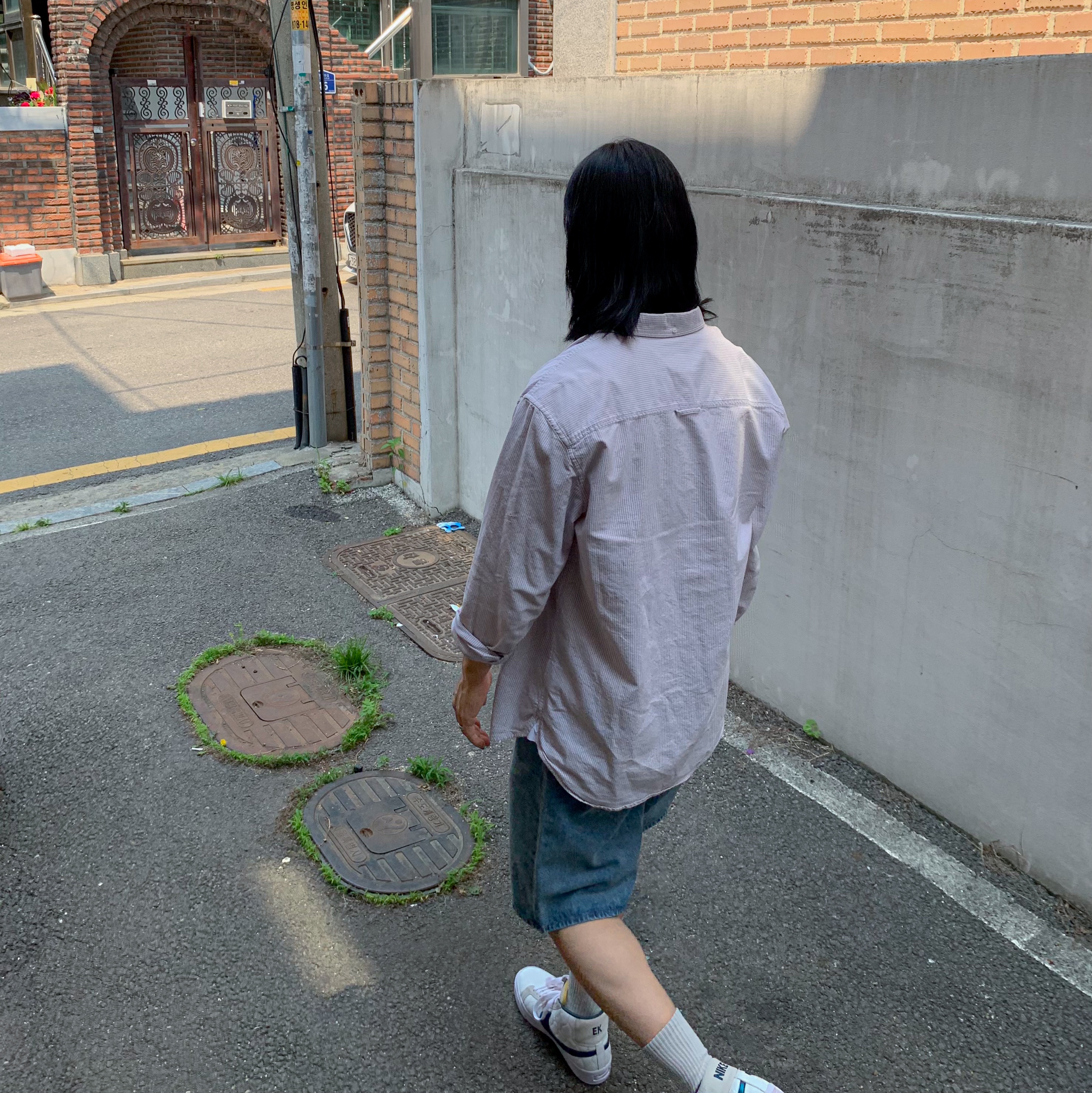 Stussy Denim Big OL' Shorts Washed Blue 착용 스타일 - 6