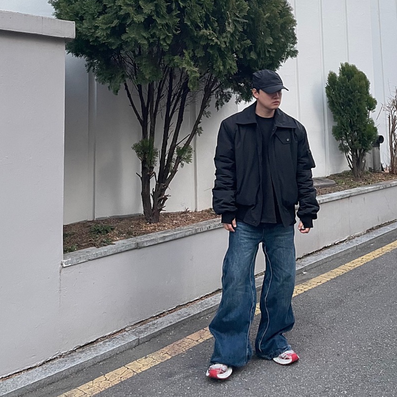 Balenciaga 3XL Sneakers White Red 착용 스타일 - 1