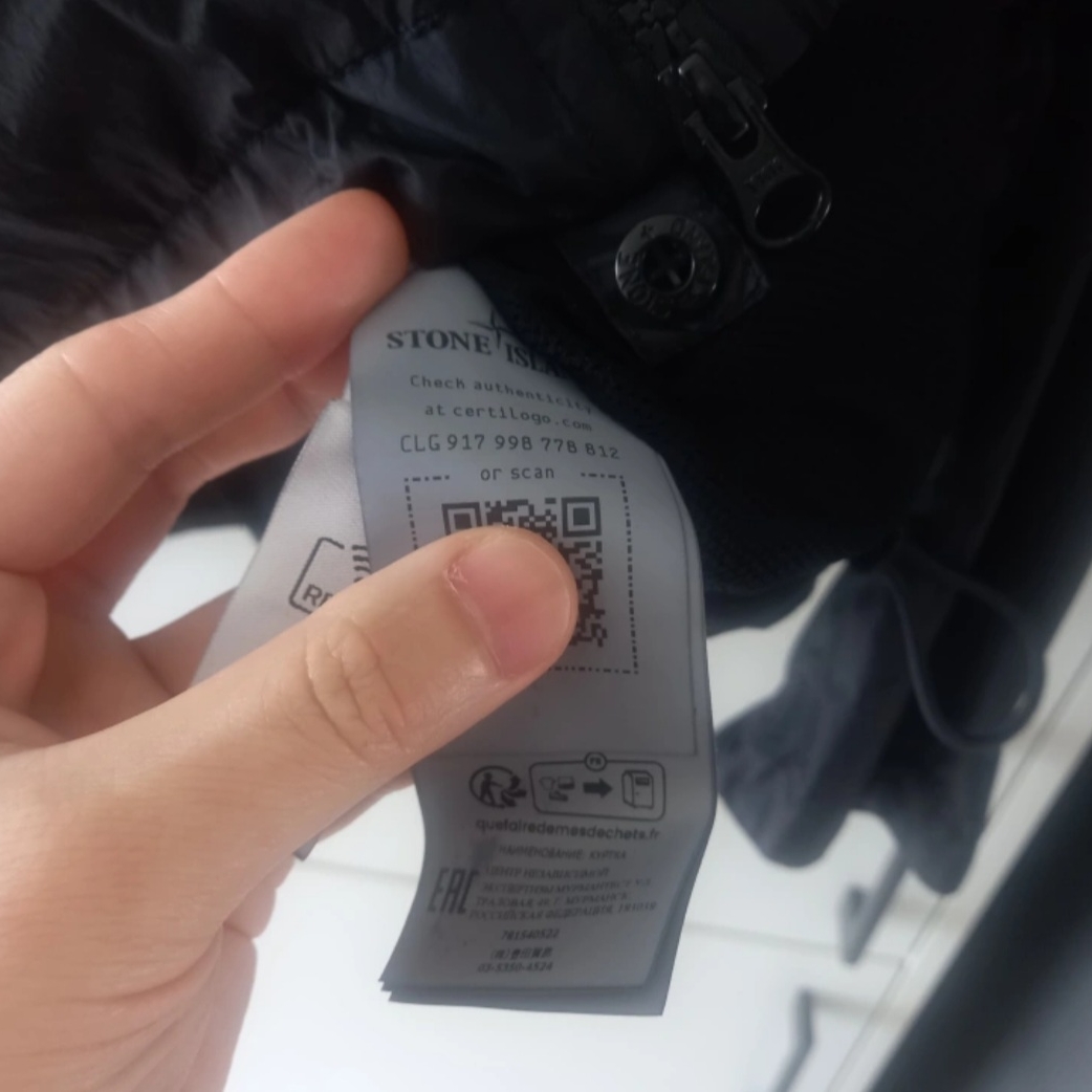 Stone Island 40522 Crinkle Reps Nylon Garment Dyed Hooded Jacket Black - 23SS 착용 스타일 - 4