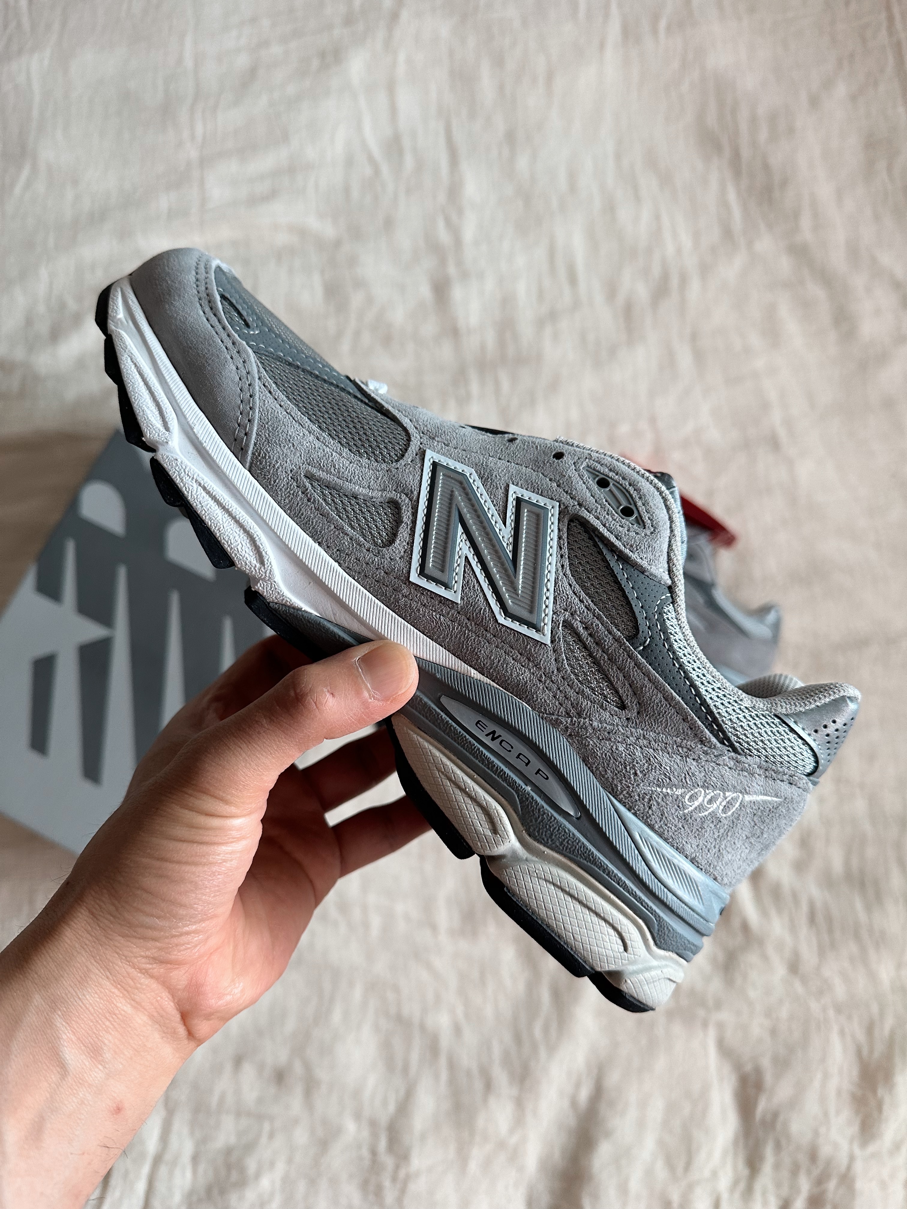 New Balance 990v3 Made in USA Grey - D Standard 착용 스타일 - 3