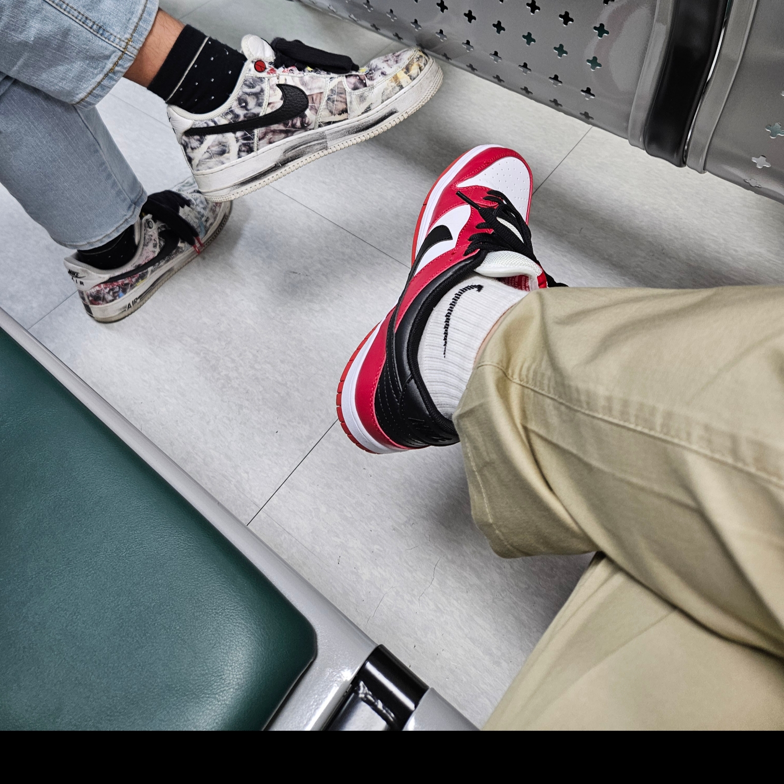 Nike SB Dunk Low Pro Chicago, Nike x Peaceminusone Air Force 1 Low Para-Noise 2.0 착용 스타일