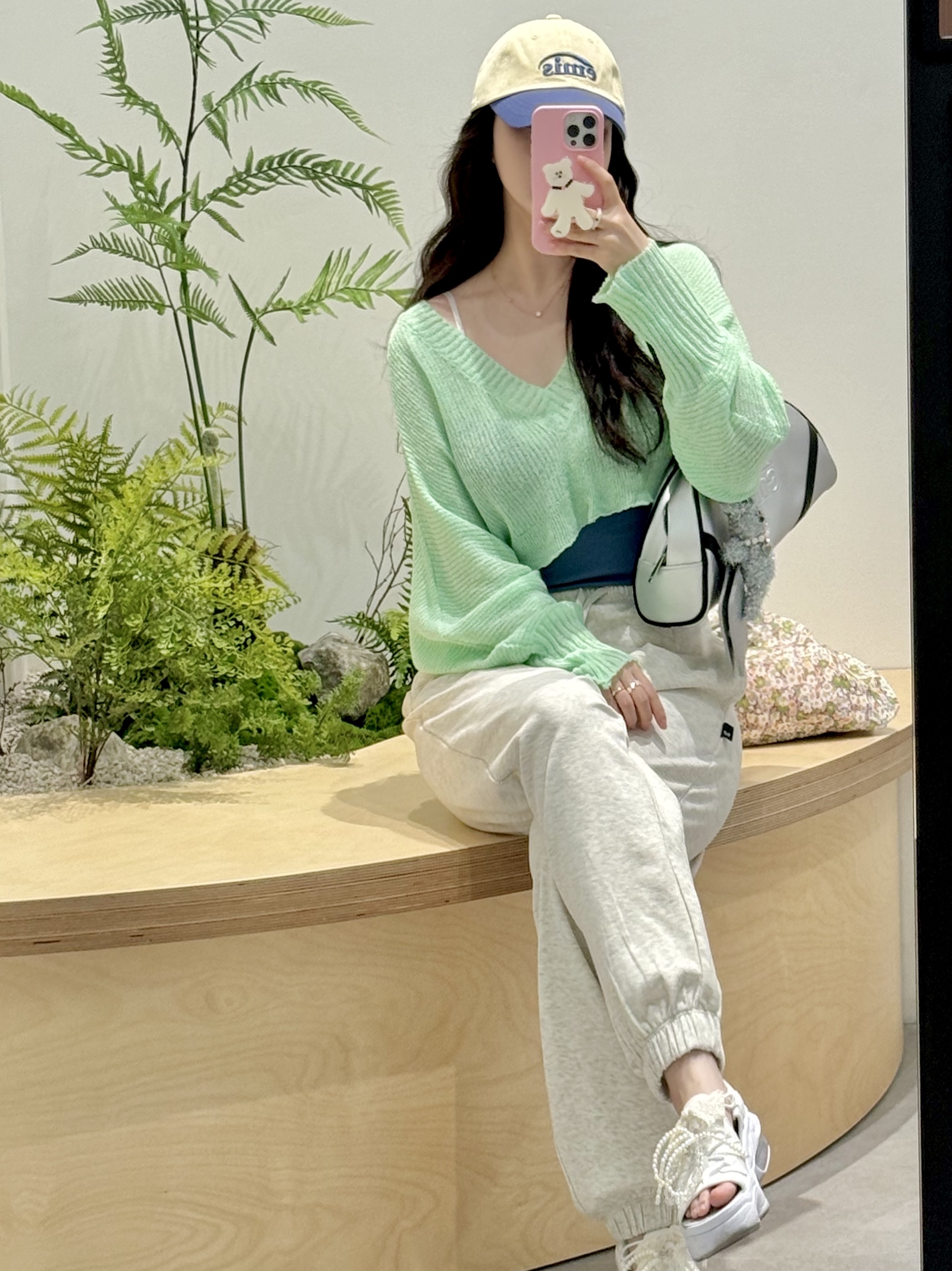 Emis Pastel Flower Corduroy Eco Bag Yellow Green, Emis Wide Vintage Tote Bag Silver 착용 스타일 - 1