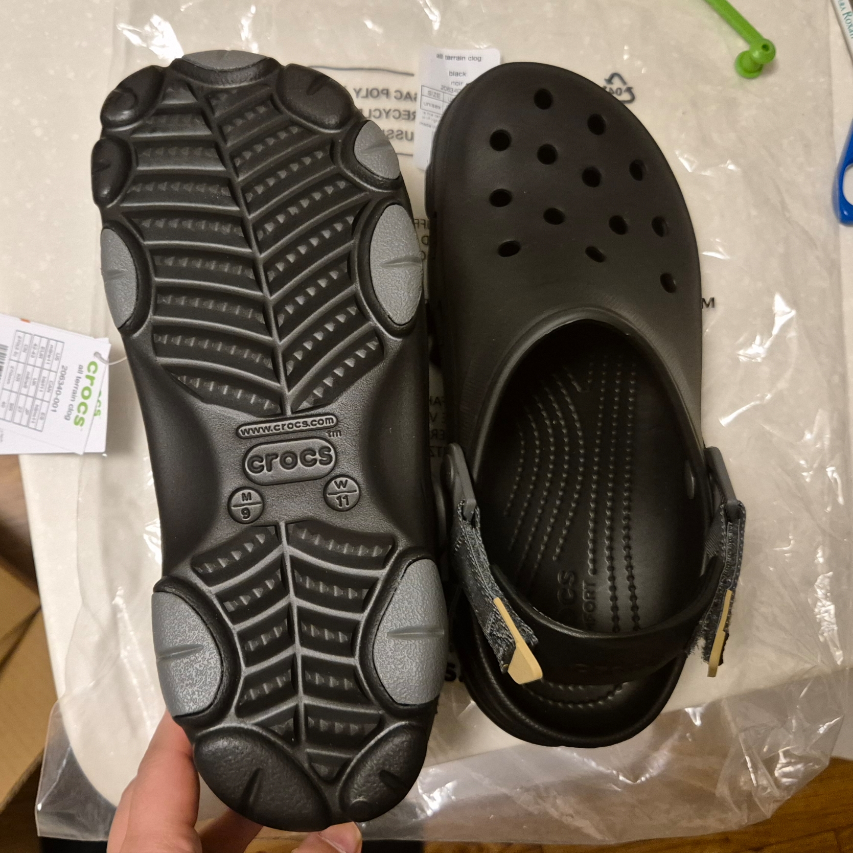 Crocs All Terrain Clog Black 착용 스타일 - 6