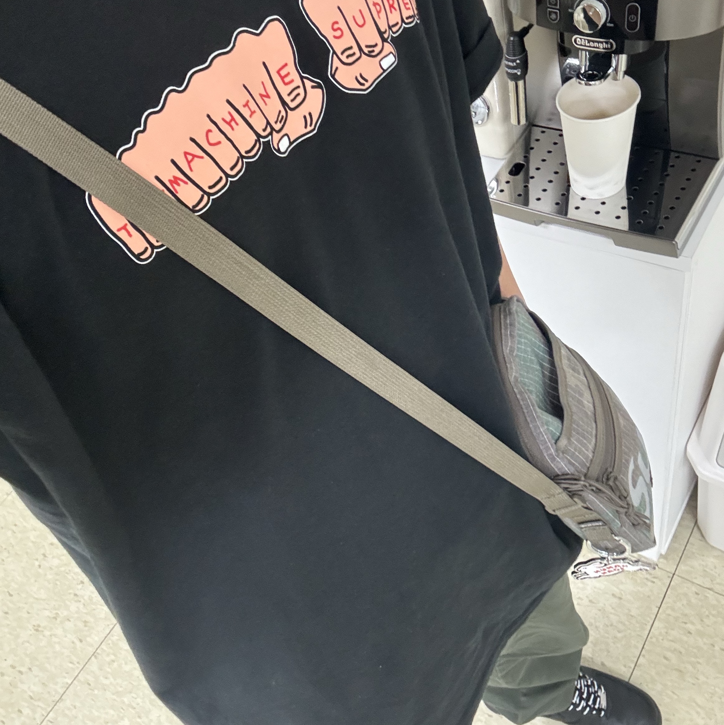 Nike x Supreme Air Force 1 Low Black, Supreme x Toy Machine Fist T-Shirt Black - 24SS 착용 스타일 - 1