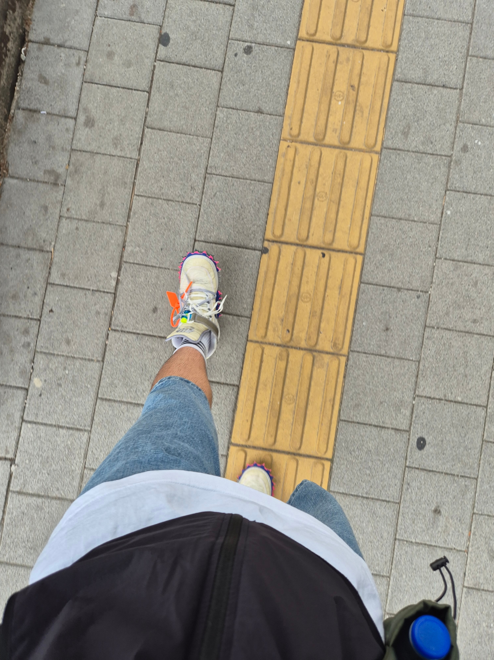 Nike x Off-White Air Force 1 Mid SP White 착용 스타일