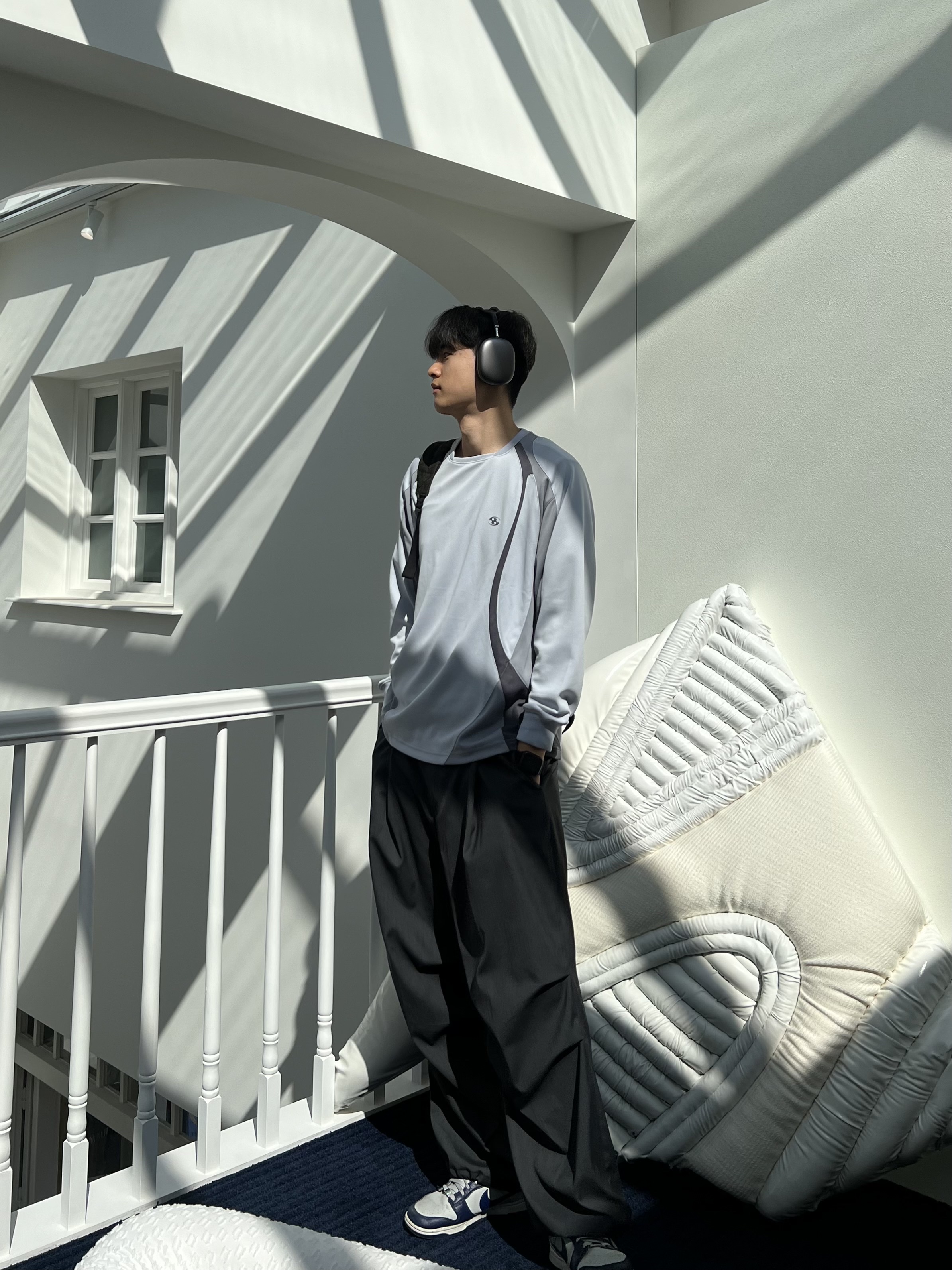 Sansan Gear Slash Jersey Sky Blue - 23FW, Stussy Canvas Backpack Washed Black 착용 스타일 - 2