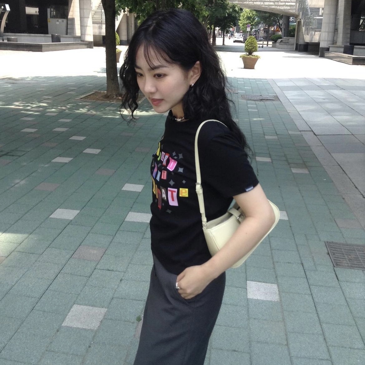 Safarispot 1/2 Stickerpack Tee Pink, [예약 배송] afarispot 1/2 Stickerpack Tee White 착용 스타일