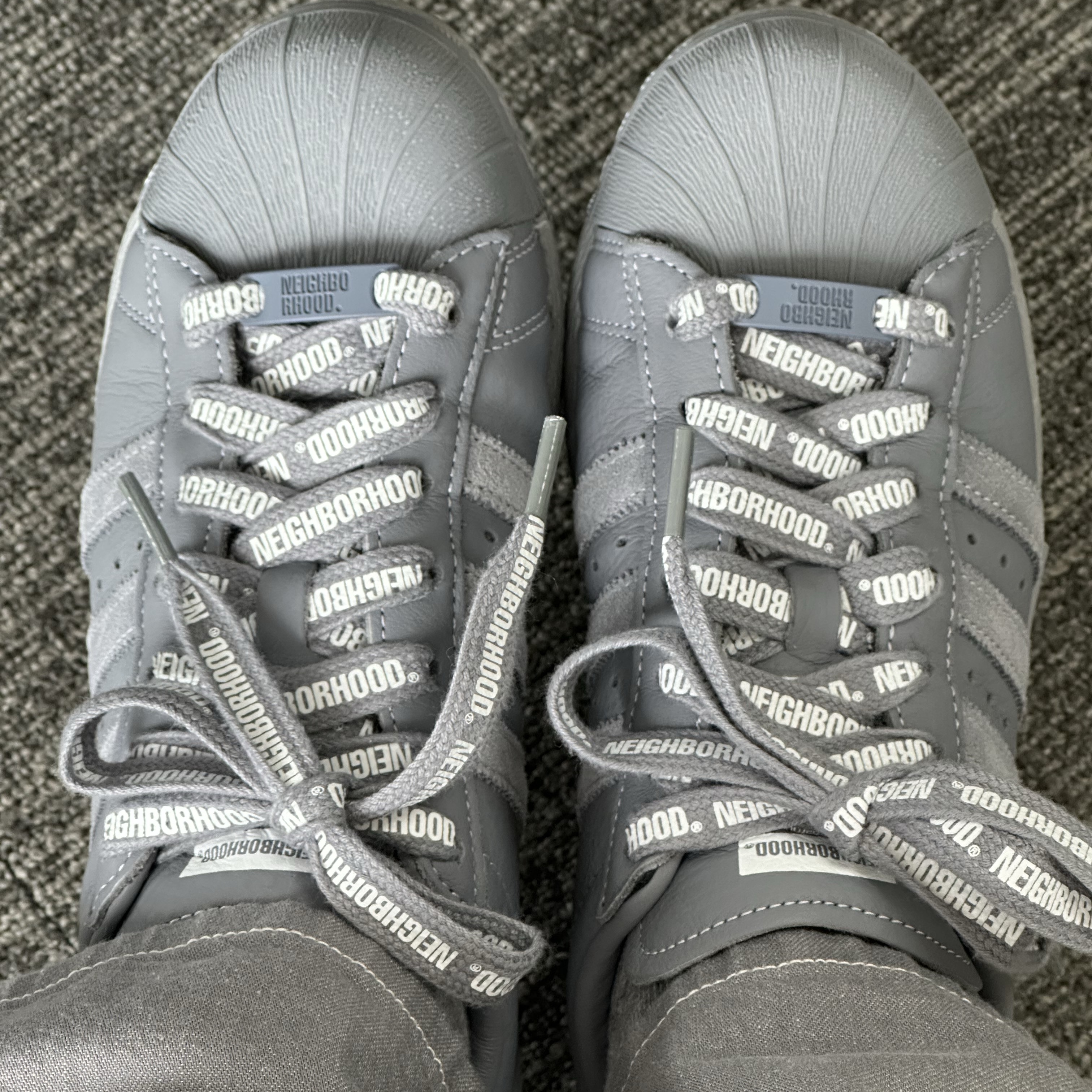 Adidas x Neighborhood Superstar 2024 Grey Cloud White 착용 스타일 - 1