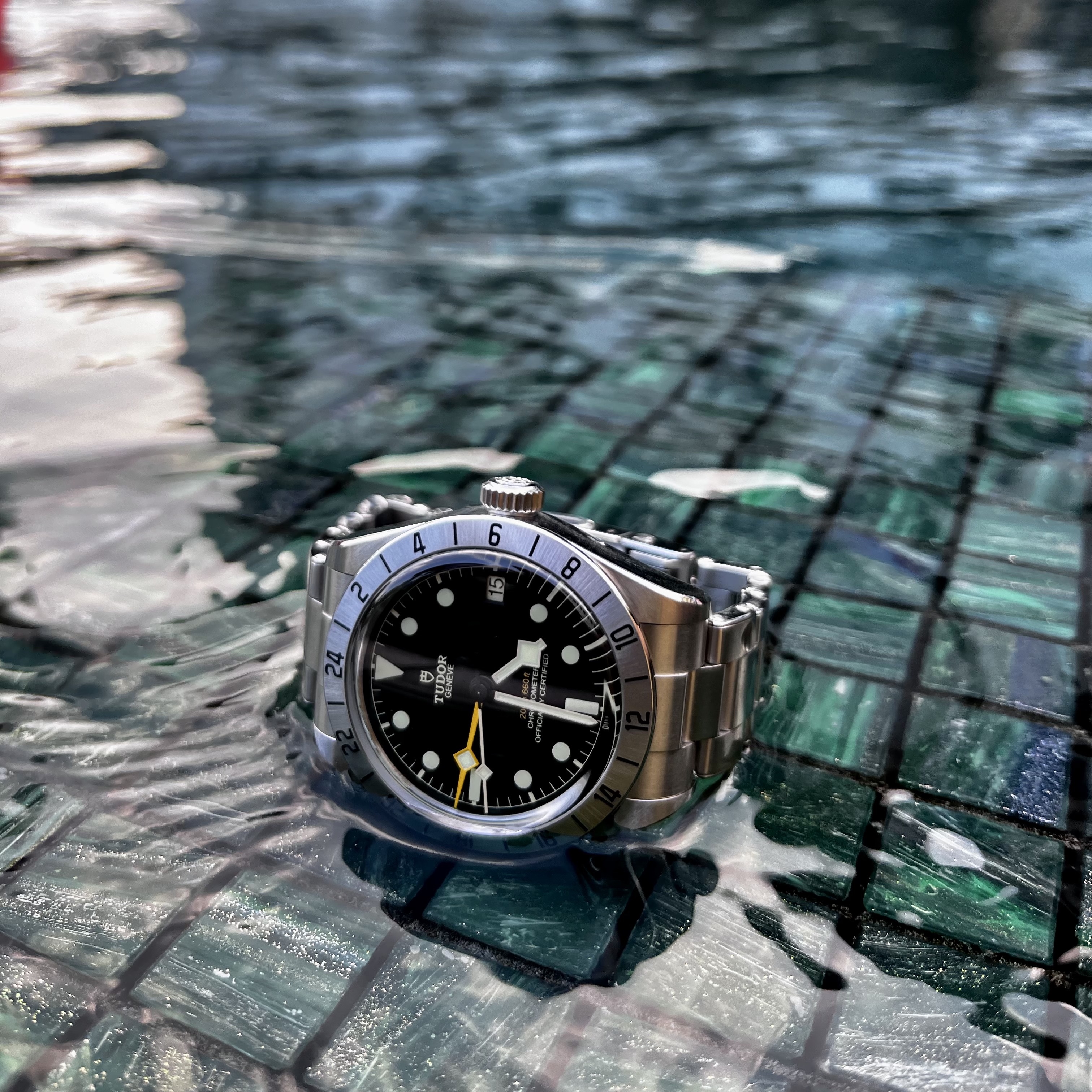 Tudor Black Bay Pro MT5652 Riveted Steel Bracelet Black 착용 스타일 - 2