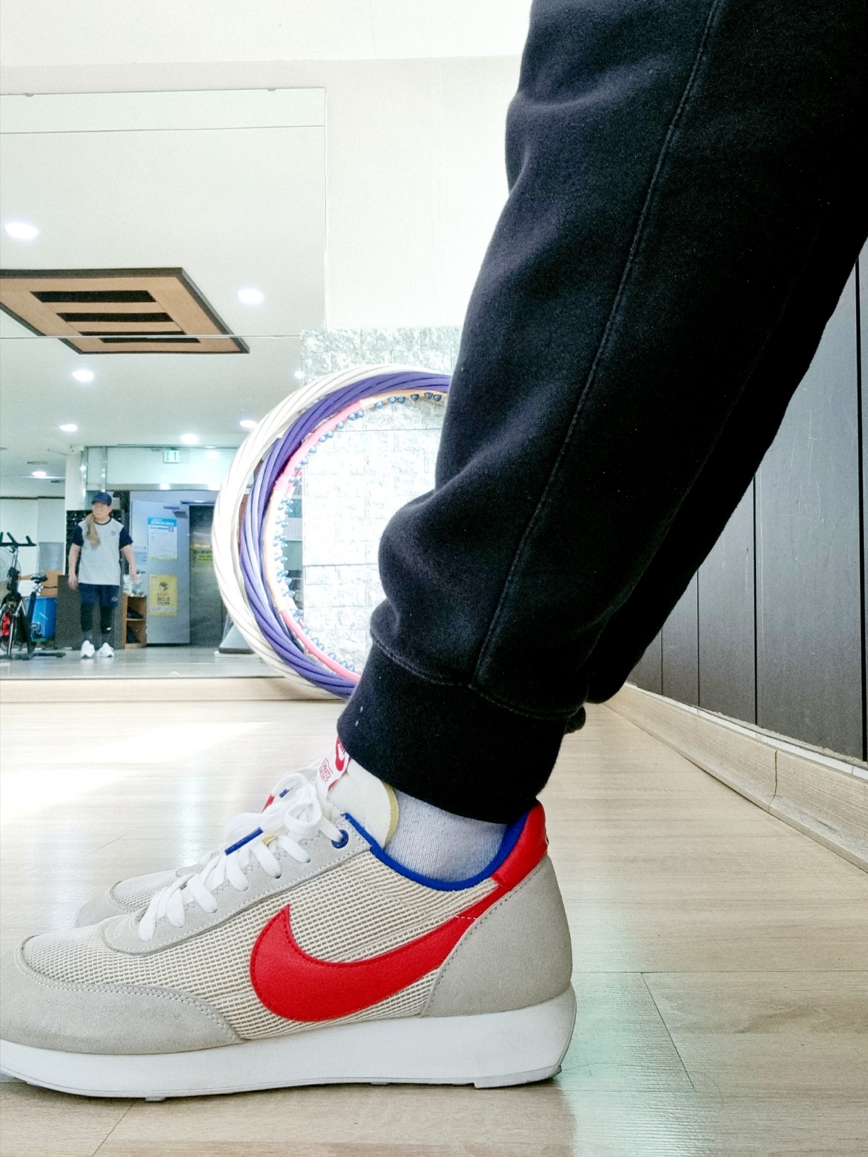 Nike x Stranger Things Tailwind 79 Independence Day Pack 착용 스타일 - 1