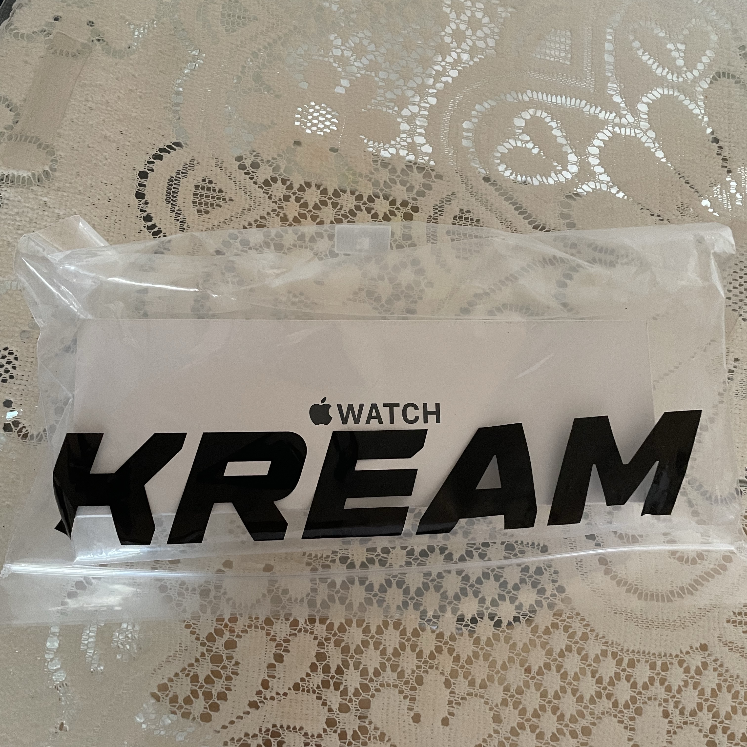 Apple Watch SE 2023 40mm GPS Midnight Aluminium Case with Sport Band S/M Midnight (Korean Ver.) 착용 스타일