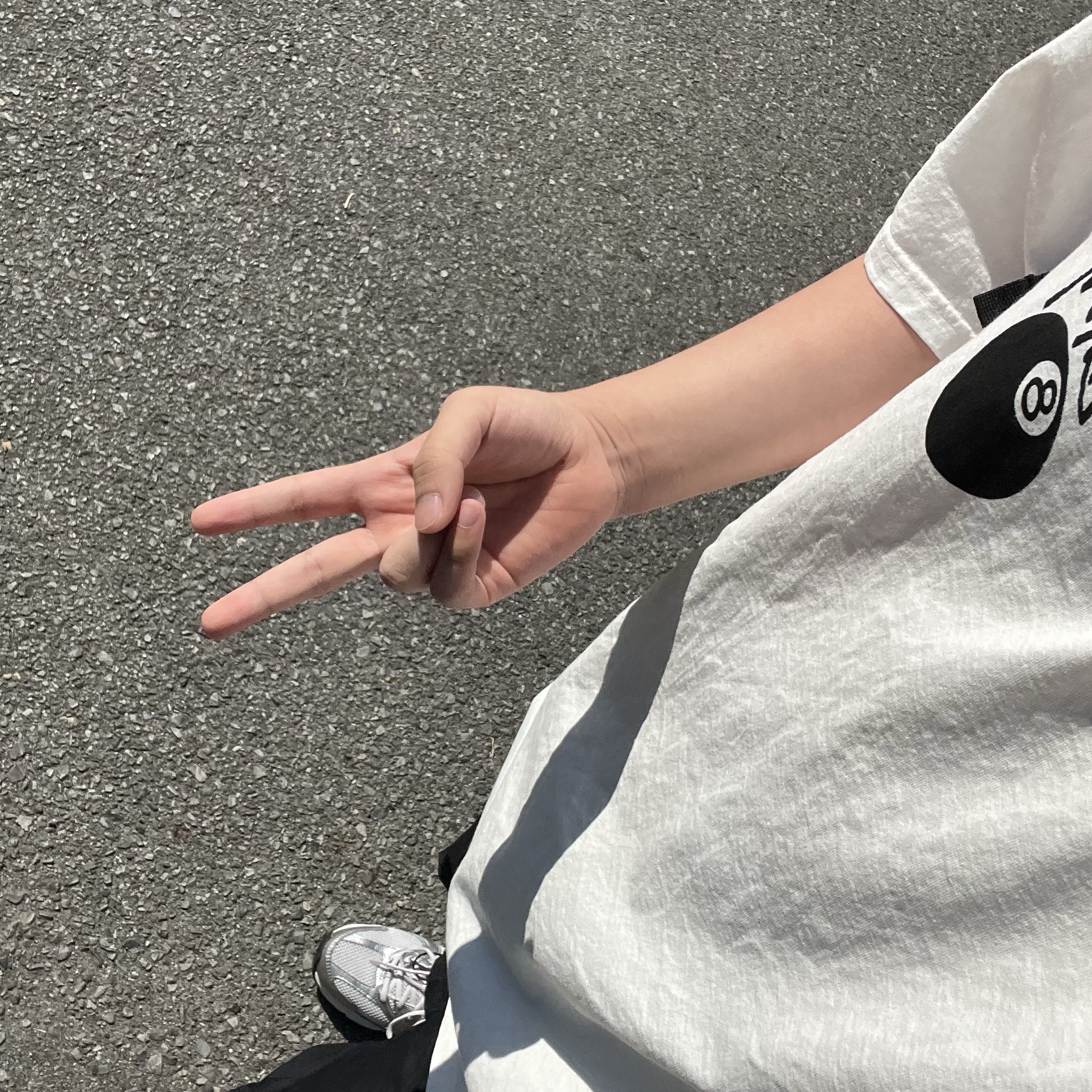 Stussy 8 Ball Pigment Dyed T-Shirt Natural 착용 스타일