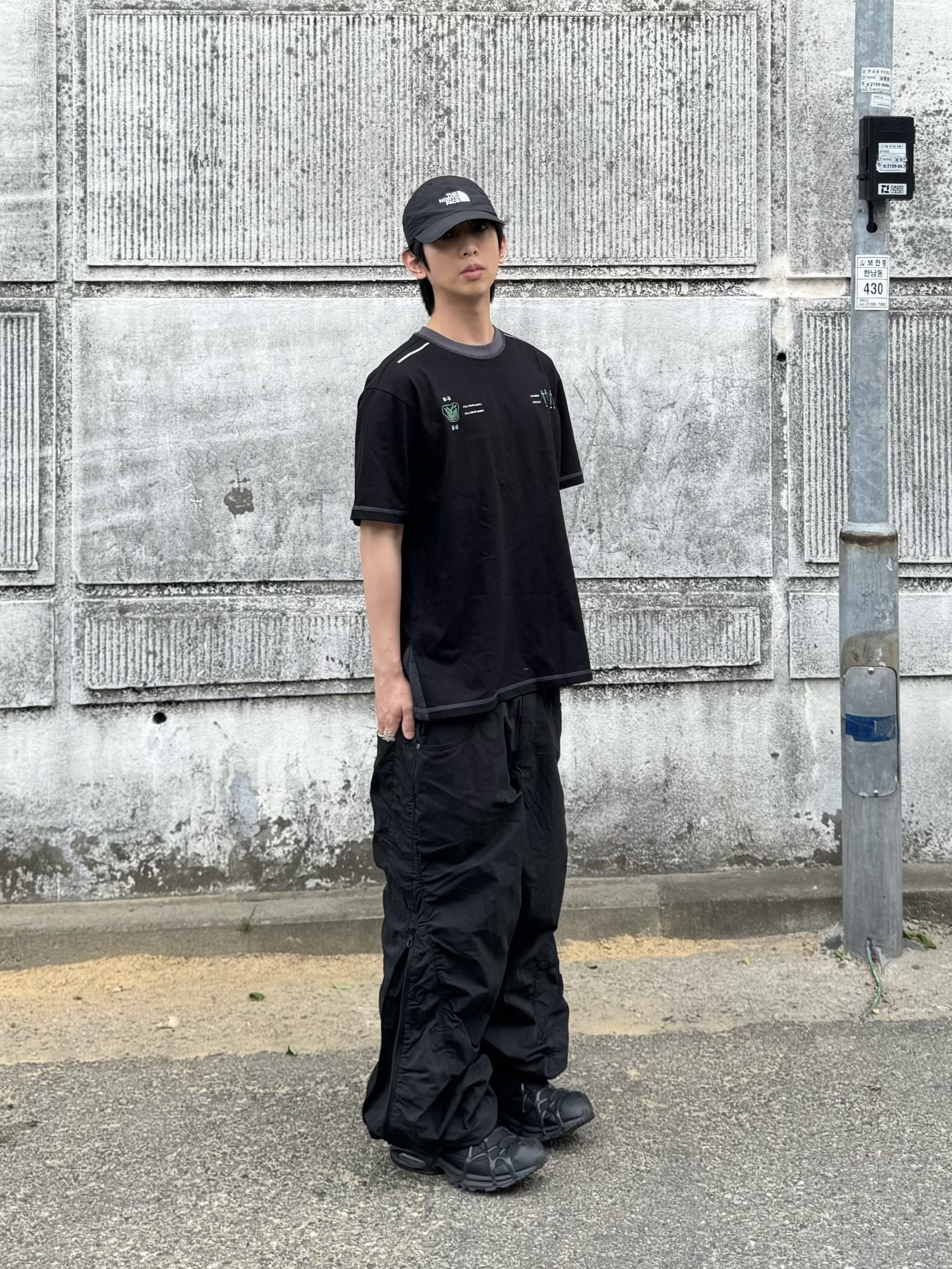 Nike Air Kukini Triple Black 착용 스타일 - 2