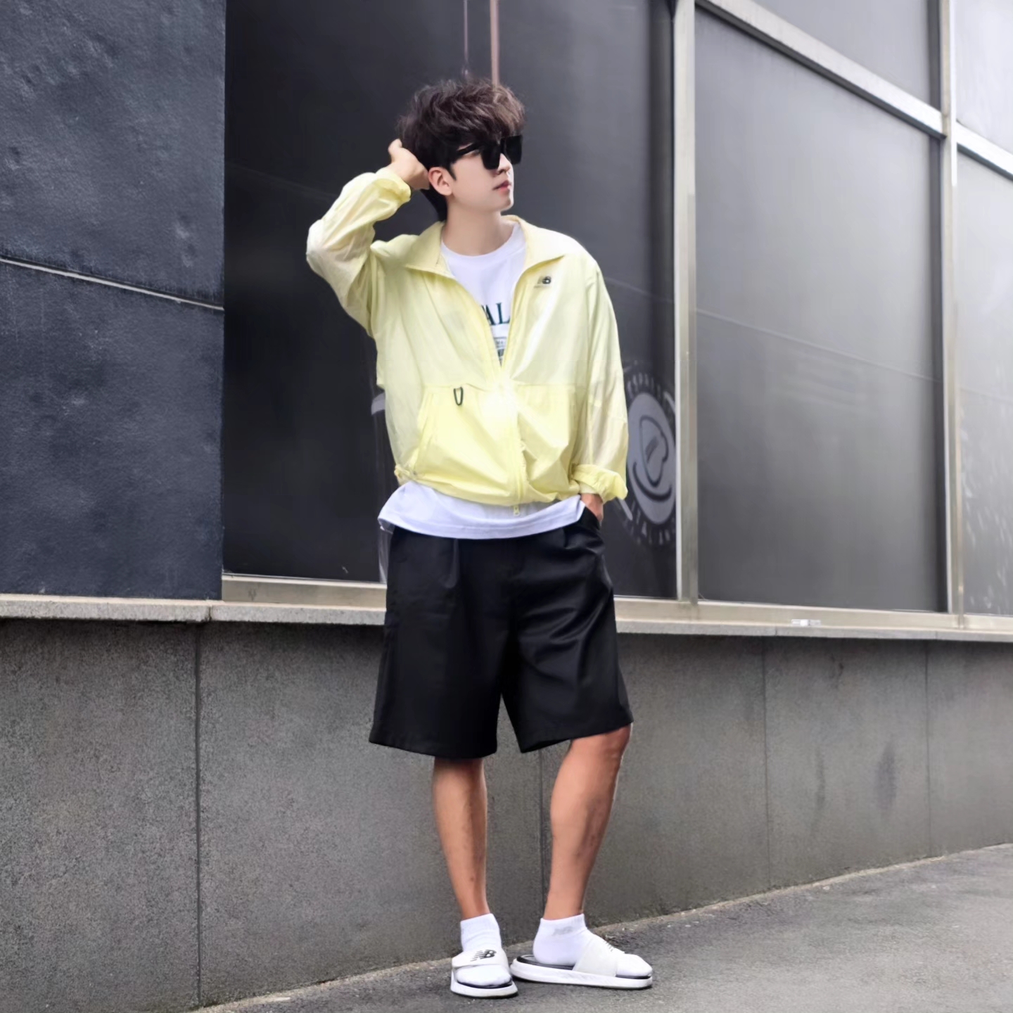 Millo Archive Minimalist Bermuda Half Pants Pine Green, New Balance Cushioning Slide White 착용 스타일 - 7
