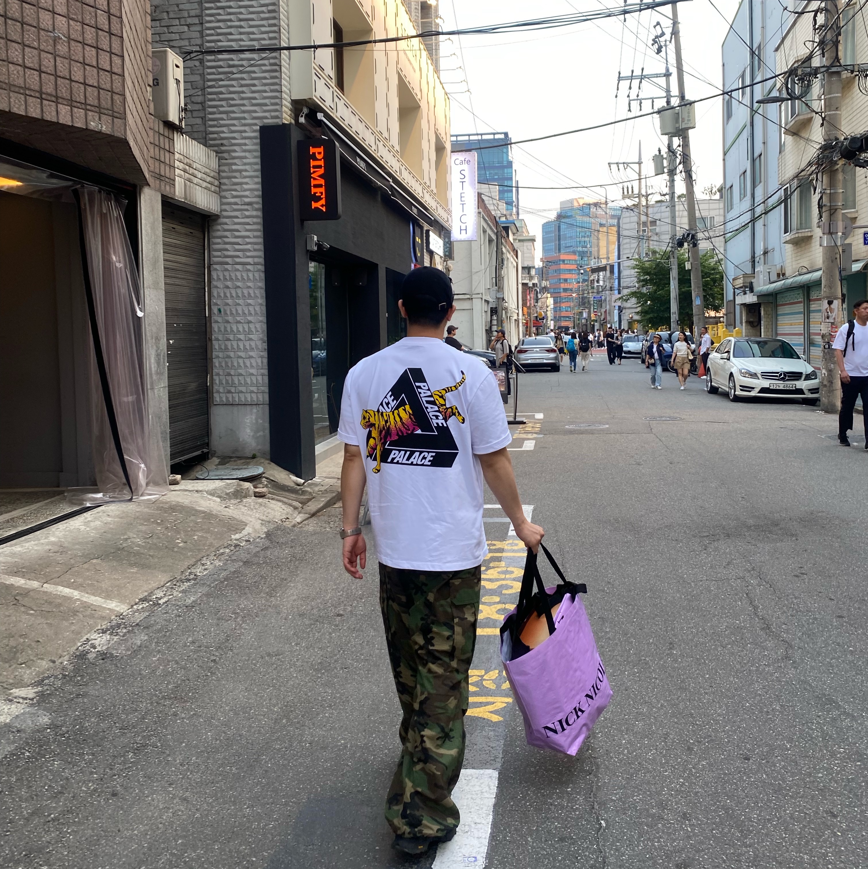 Palace Korea Tri-Ferg T-Shirt White - 24SS, Oakley Remix Dad Hat Blackout 착용 스타일 - 1