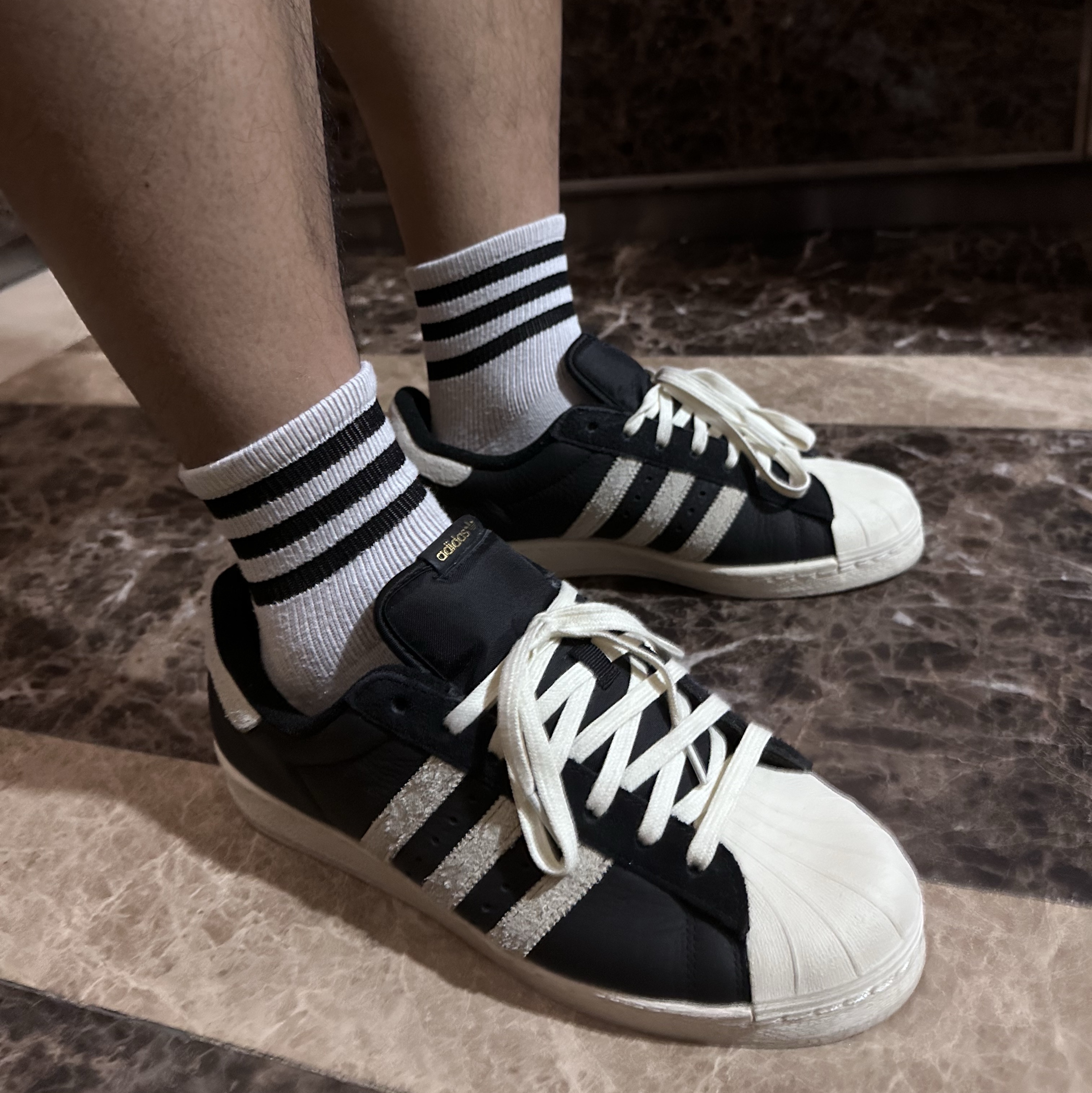 Adidas Superstar 82 Black White, Supreme Shoulder Bag Black - 23FW 착용 스타일 - 2