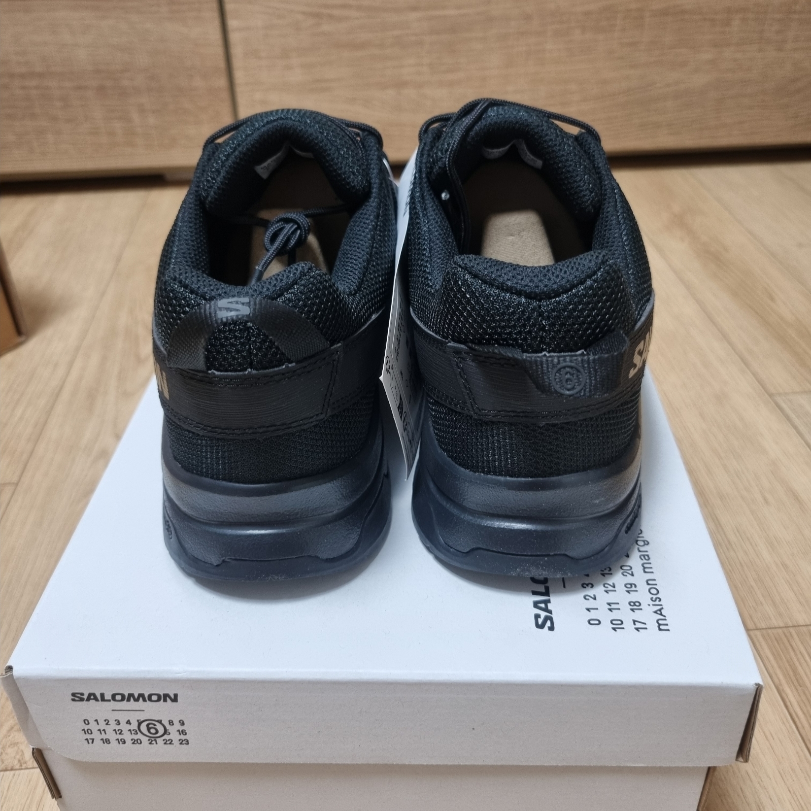 Salomon x MM6 Maison Margiela X-ALP Black 착용 스타일 - 7