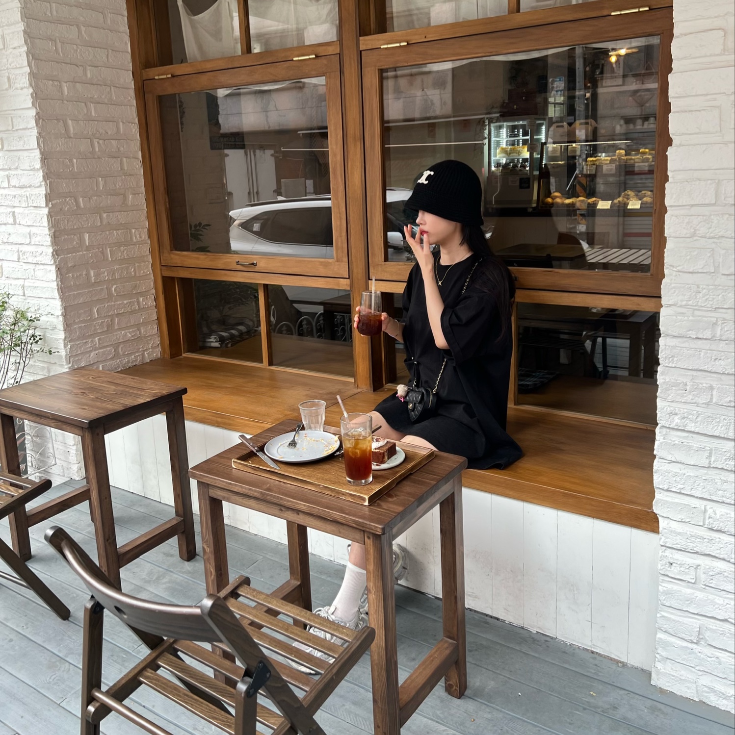 (W) Celine Triomphe Embroidery Bucket Hat in Seamless Cashmere Black, Balenciaga 3XL Sneakers Light Beige ์ฐฉ์ฉ ์คํ์ผ - 2