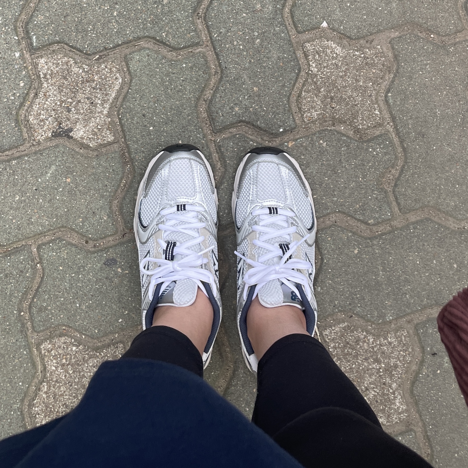New Balance 530 Steel Grey 착용 스타일