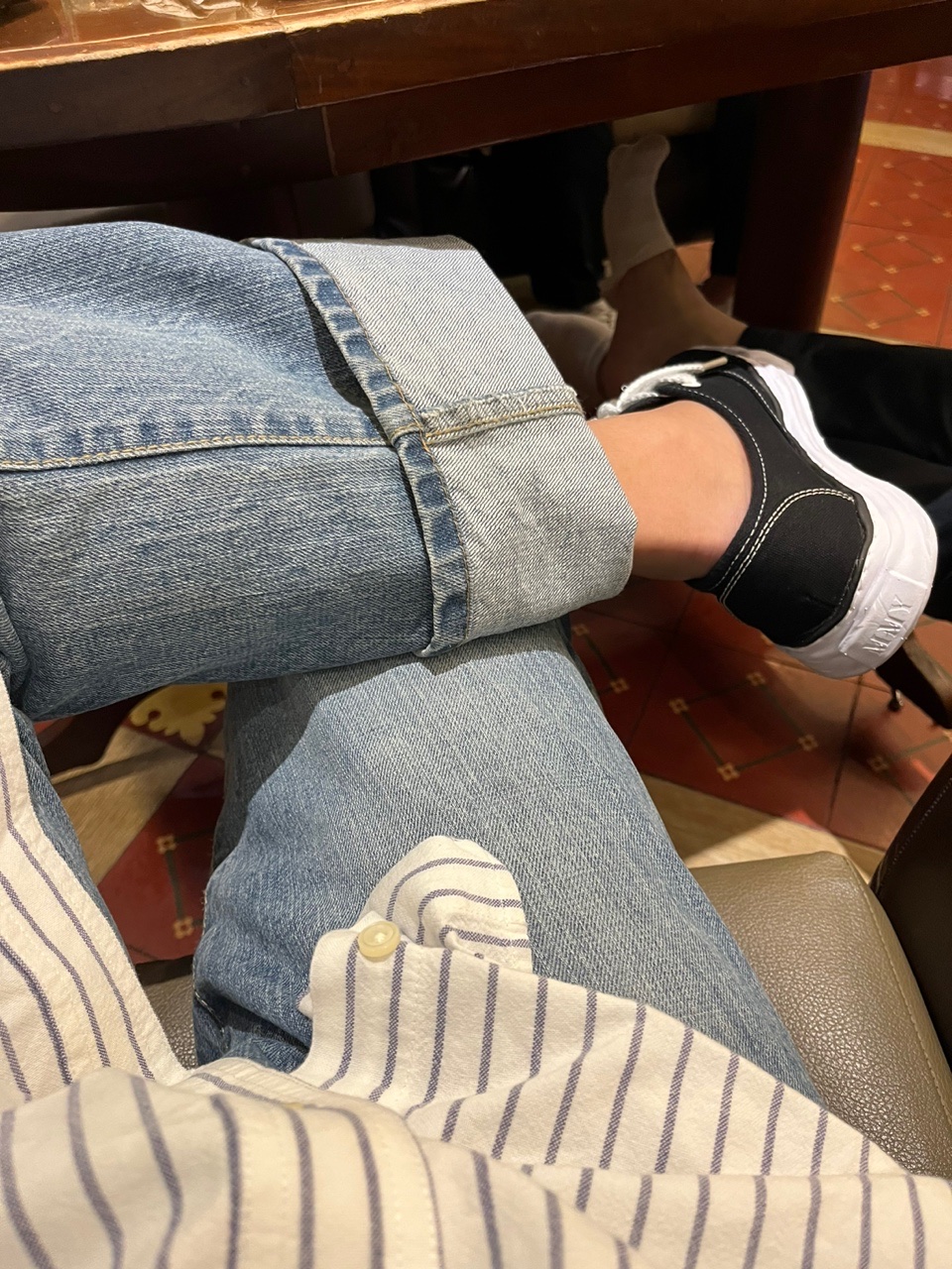 Maison Mihara Yasuhiro Baker OG Sole Canvas Low Cut Sneakers Black 착용 스타일