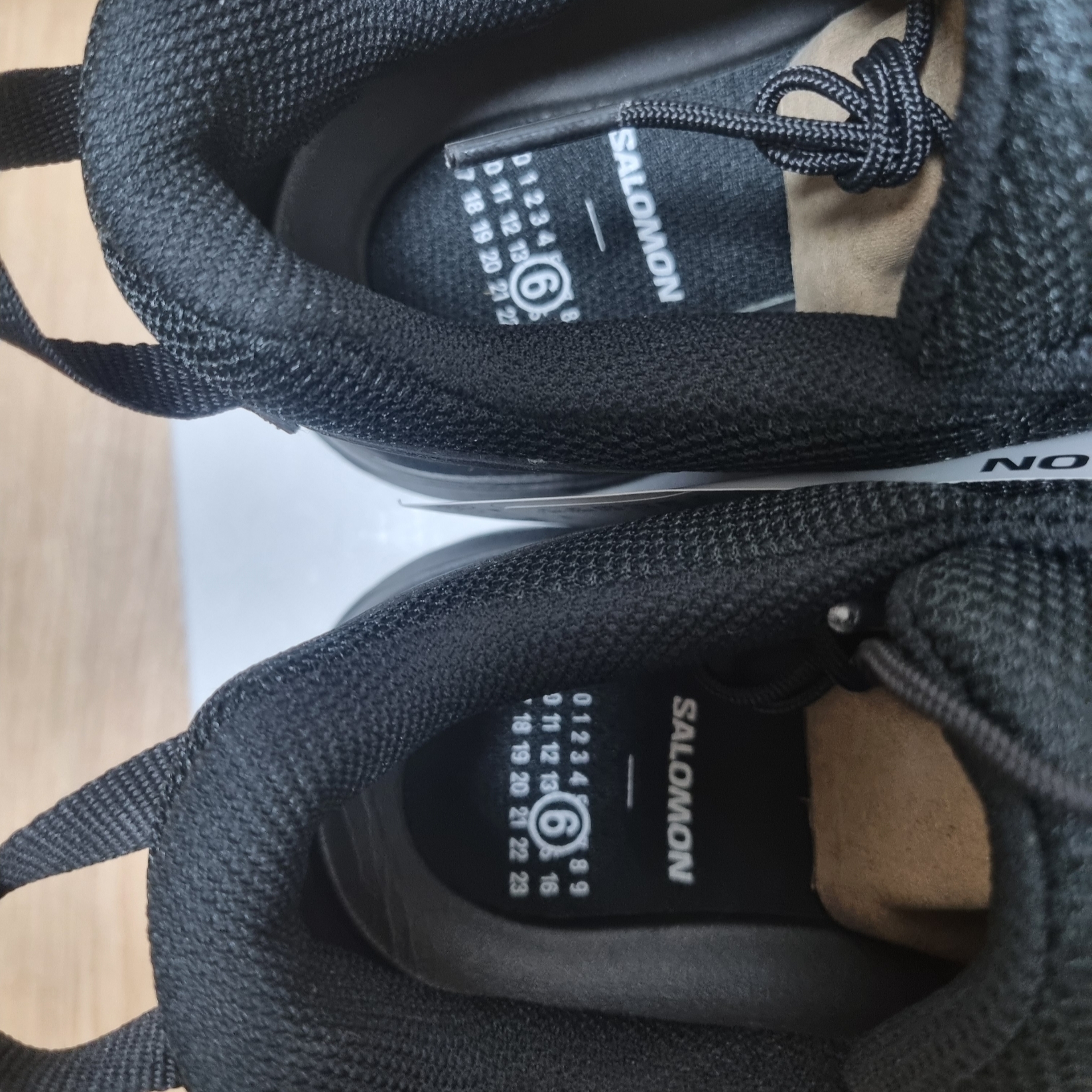 Salomon x MM6 Maison Margiela X-ALP Black 착용 스타일 - 5