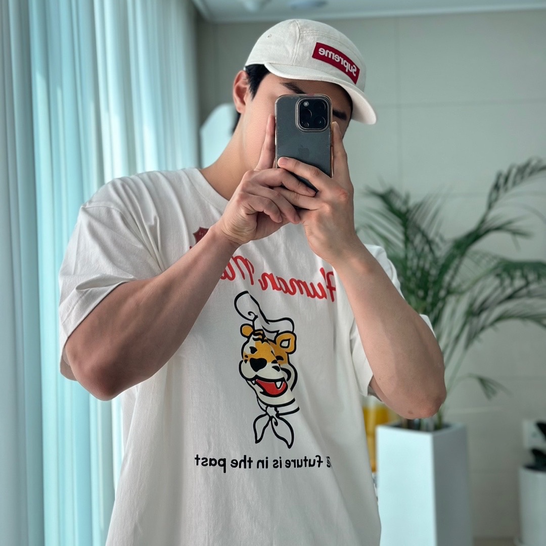 Human Made Graphic T-Shirt White, Supreme Denim Camp Cap Natural - 23SS 착용 스타일
