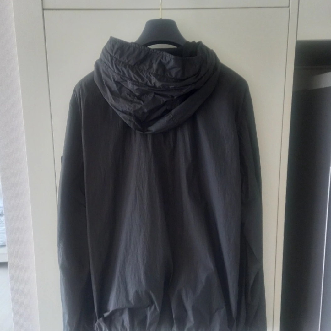 Stone Island 40522 Crinkle Reps Nylon Garment Dyed Hooded Jacket Black - 23SS 착용 스타일 - 2