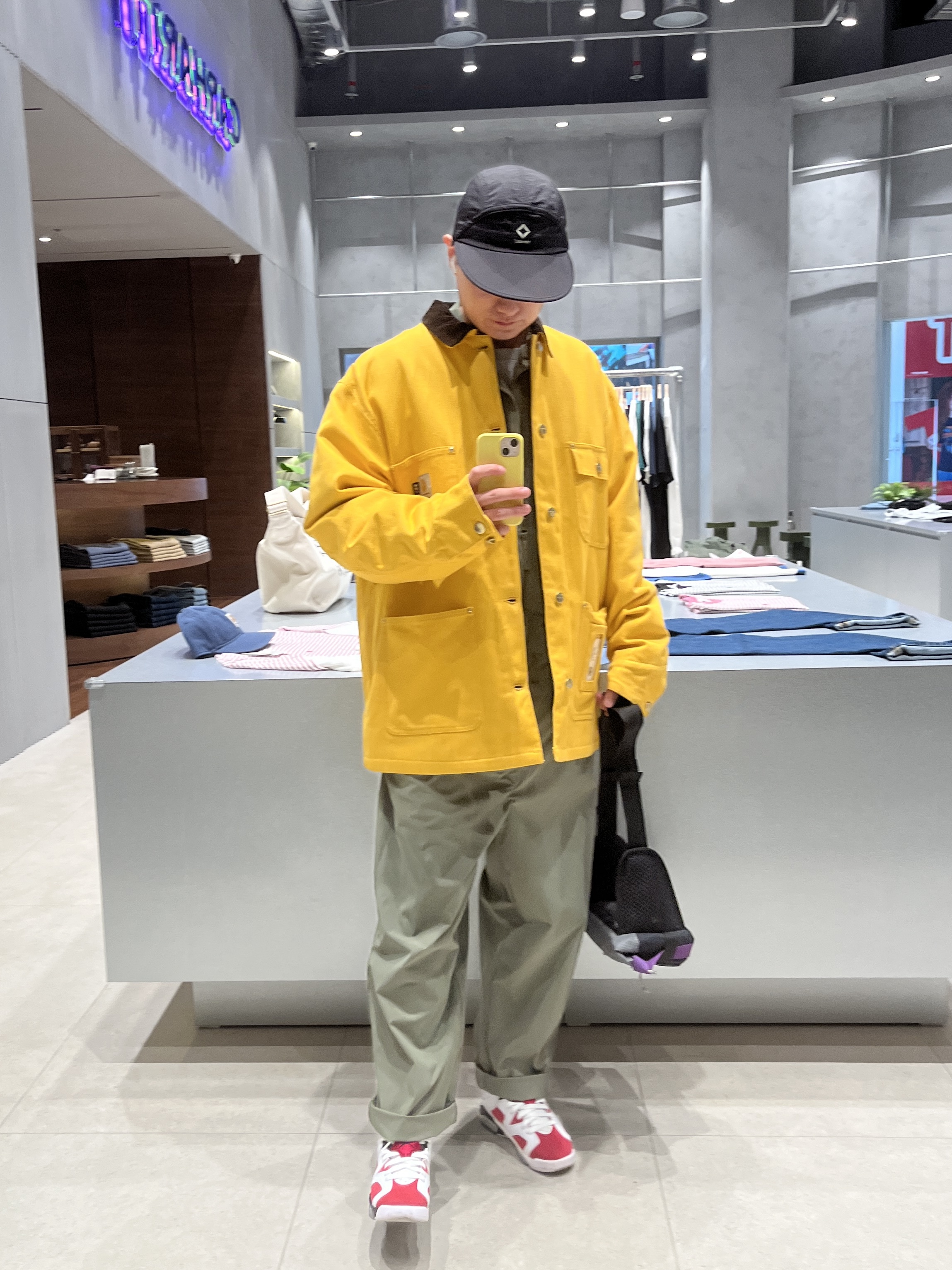 Carhartt WIP x IAB Studio OG Chore Coat Yellow, (GS) Jordan 6 Retro Carmine 2021 착용 스타일 - 2