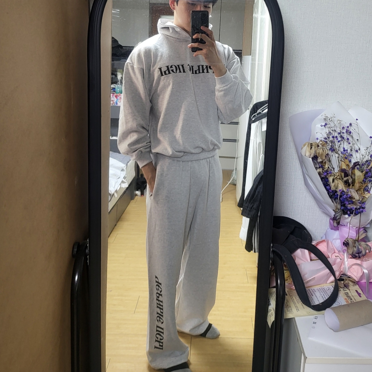 Yeezy x Gosha Rubchinskiy YZY Black Dogs Hoodie Heather Grey, Yeezy x Gosha Rubchinskiy YZY Black Dogs Jogger Heather Grey 착용 스타일
