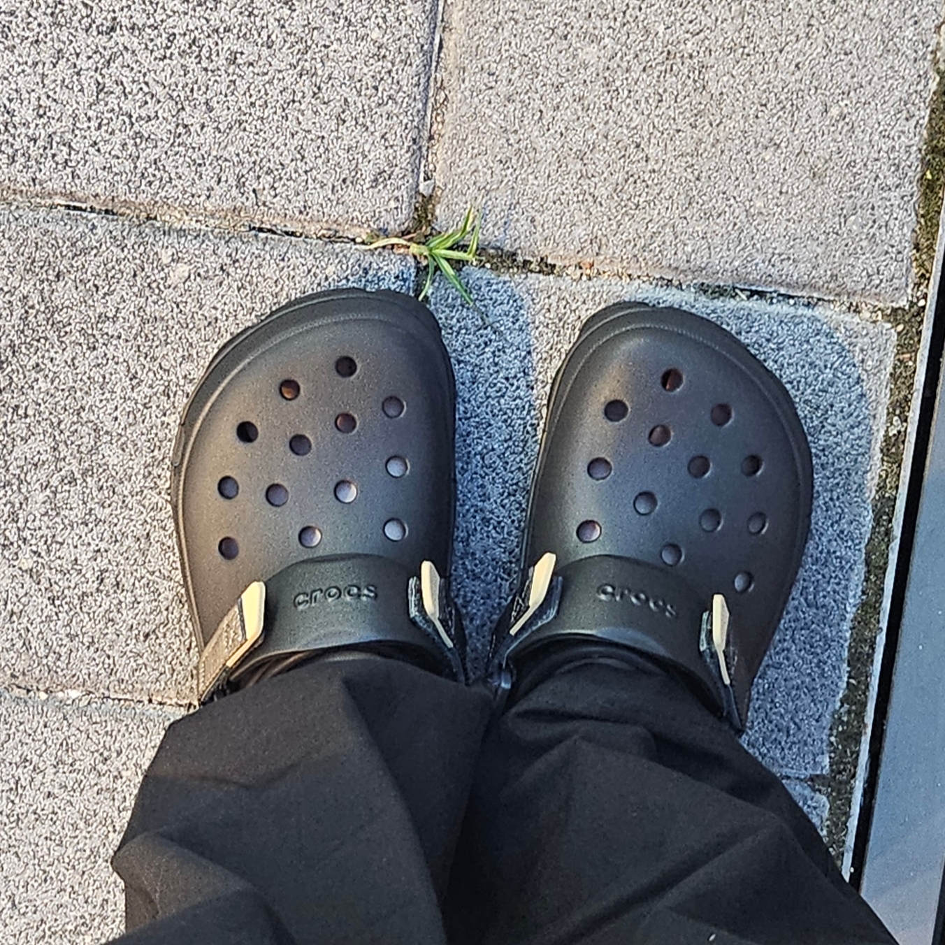 Crocs All Terrain Clog Black 착용 스타일