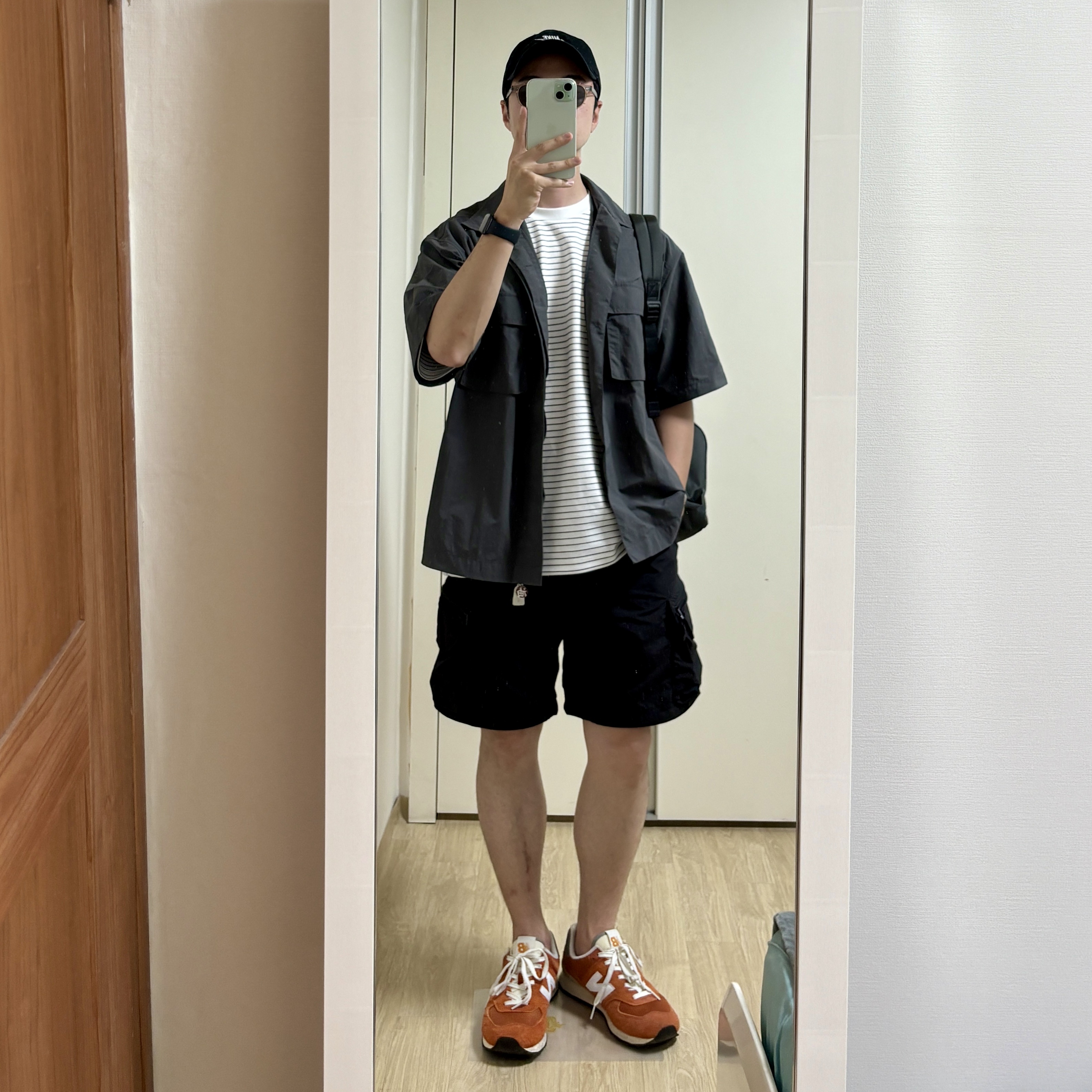Nike Heritage 86 Futura Washed Cap Black White, New Balance 574 Heritage Orange Burst White 착용 스타일 - 1