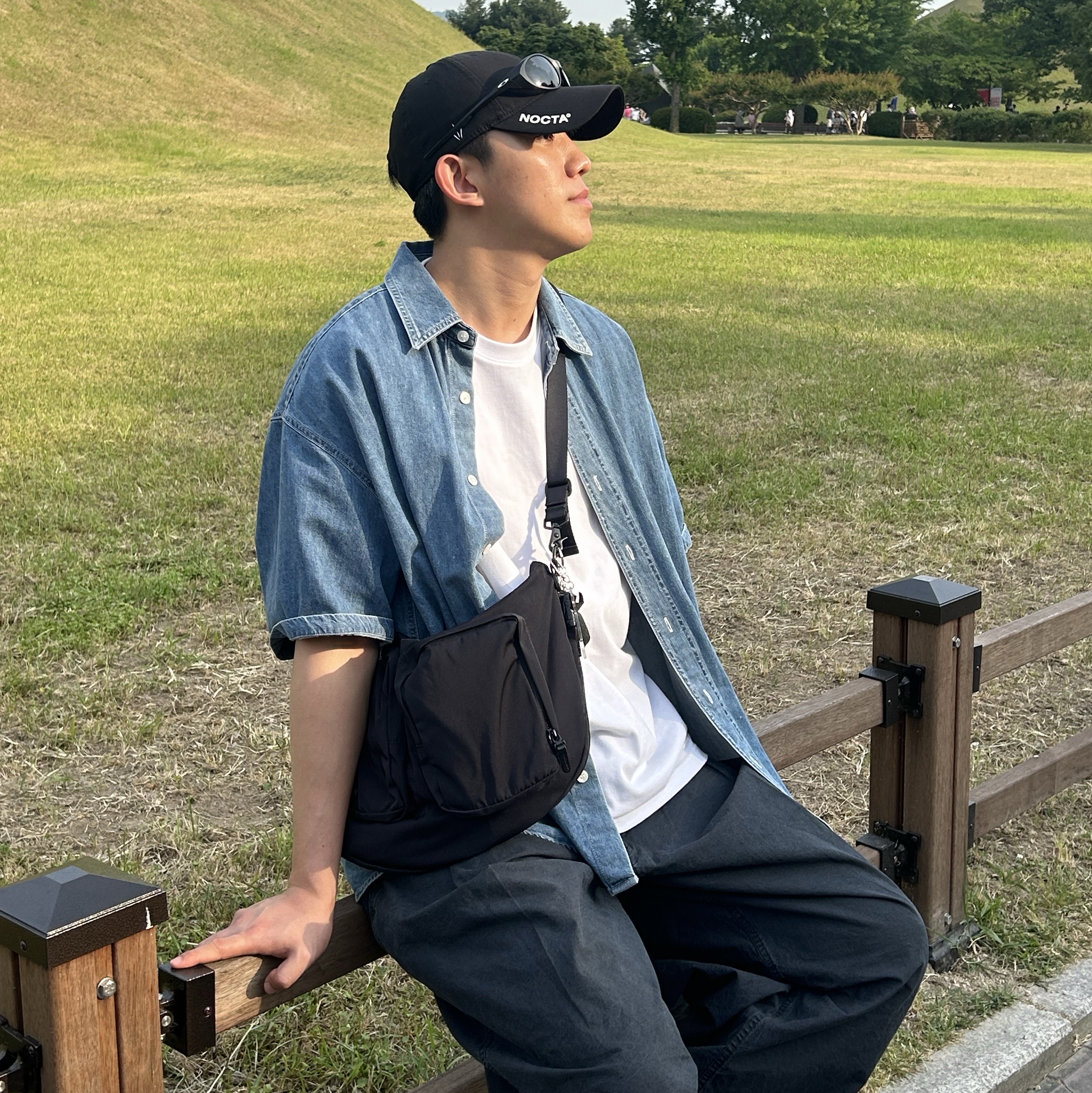 Oakley Eye Jacket Redux Matte Black Frame Prizm Grey Lenses High Bridge Fit, Amiacalva Gabardine Body Bag Black 착용 스타일 - 3